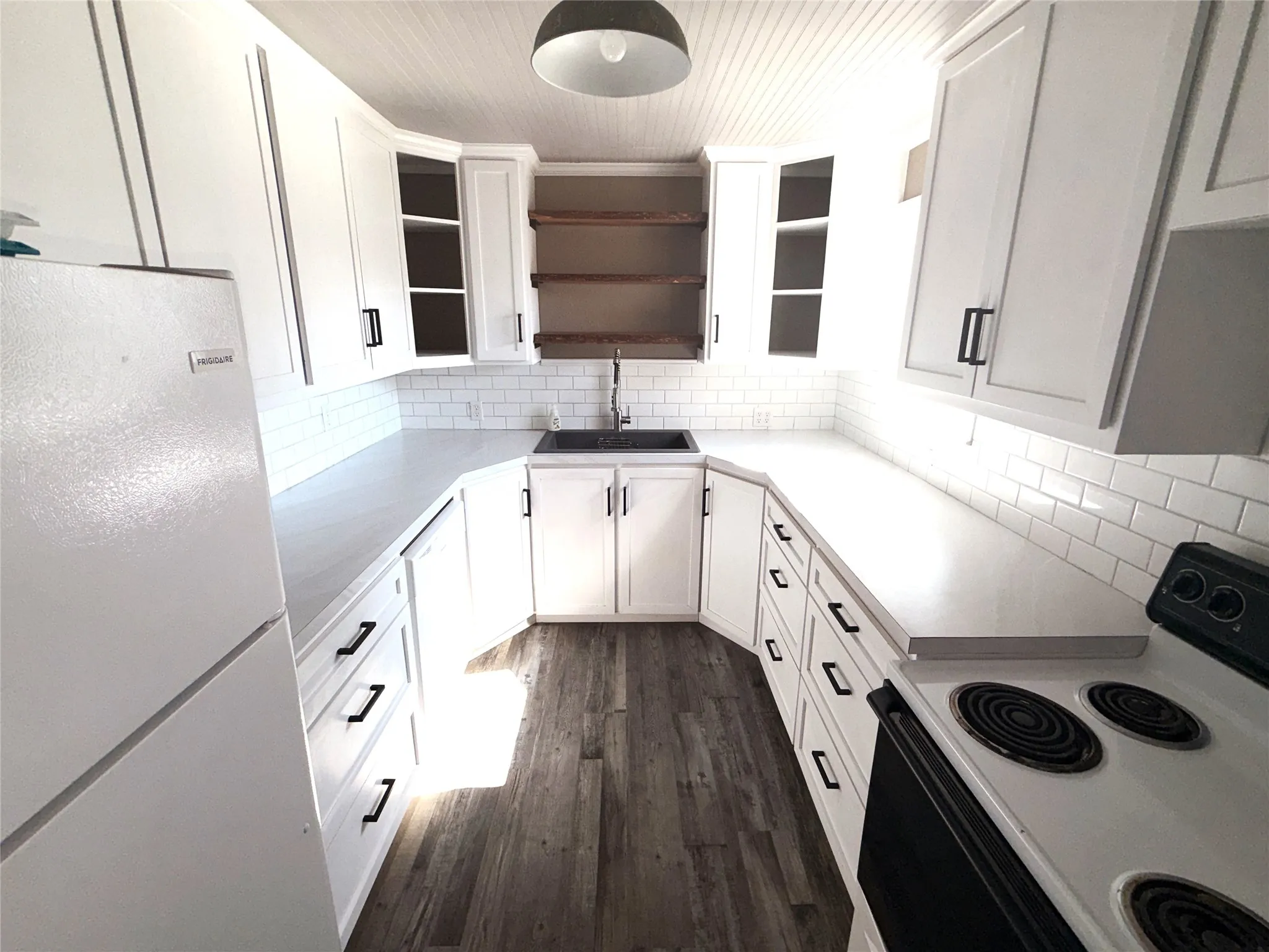 Single Family Residence For Sale in Eastland County , 1211 W 12th Street, Cisco, Texas 76437, 2 Bedroom, 1 Bathroom, Garage spaces, 1,096 Sqft, built in 1950, mls#21374738, Real Estate Agent in Cisco, Homes For Sale in Eastland county, Homes For Sale in Cisco, Realtor in Cisco Texas, Real Estate Brokerage Independent Realty Texas, Luminita Cordes Realtor