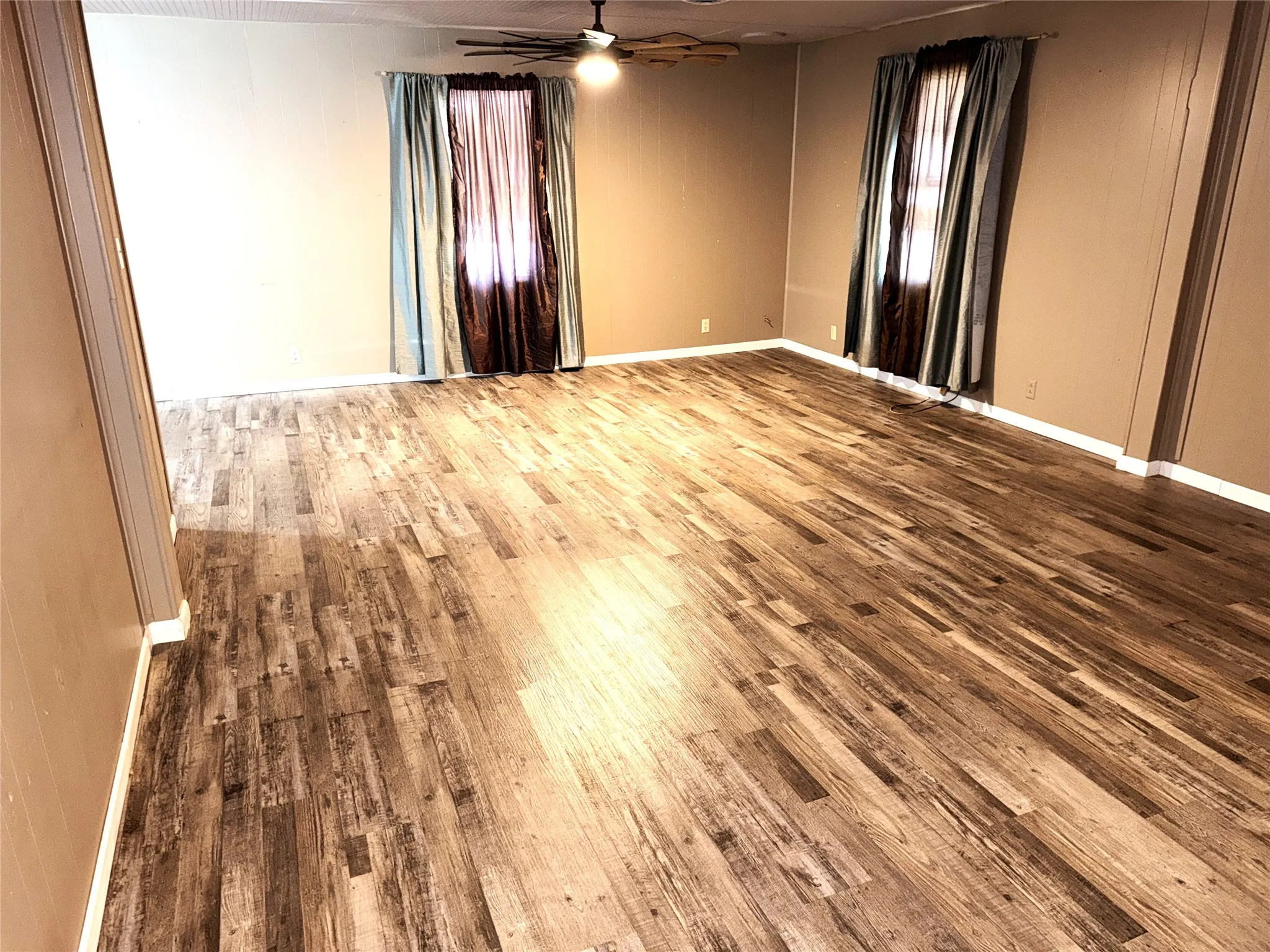 Single Family Residence For Sale in Eastland County , 1211 W 12th Street, Cisco, Texas 76437, 2 Bedroom, 1 Bathroom, Garage spaces, 1,096 Sqft, built in 1950, mls#21374738, Real Estate Agent in Cisco, Homes For Sale in Eastland county, Homes For Sale in Cisco, Realtor in Cisco Texas, Real Estate Brokerage Independent Realty Texas, Luminita Cordes Realtor