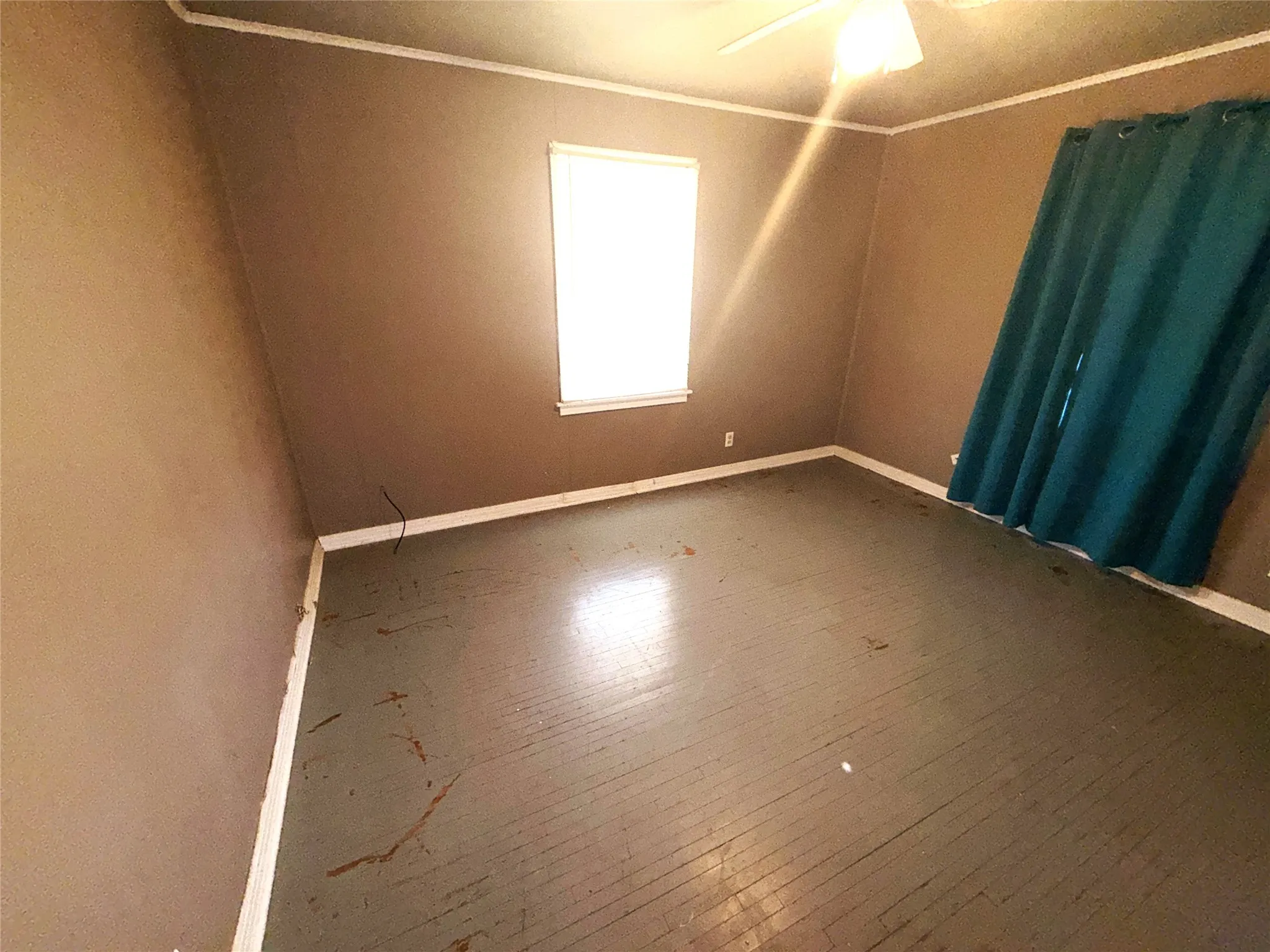 Single Family Residence For Sale in Eastland County , 1211 W 12th Street, Cisco, Texas 76437, 2 Bedroom, 1 Bathroom, Garage spaces, 1,096 Sqft, built in 1950, mls#21374738, Real Estate Agent in Cisco, Homes For Sale in Eastland county, Homes For Sale in Cisco, Realtor in Cisco Texas, Real Estate Brokerage Independent Realty Texas, Luminita Cordes Realtor