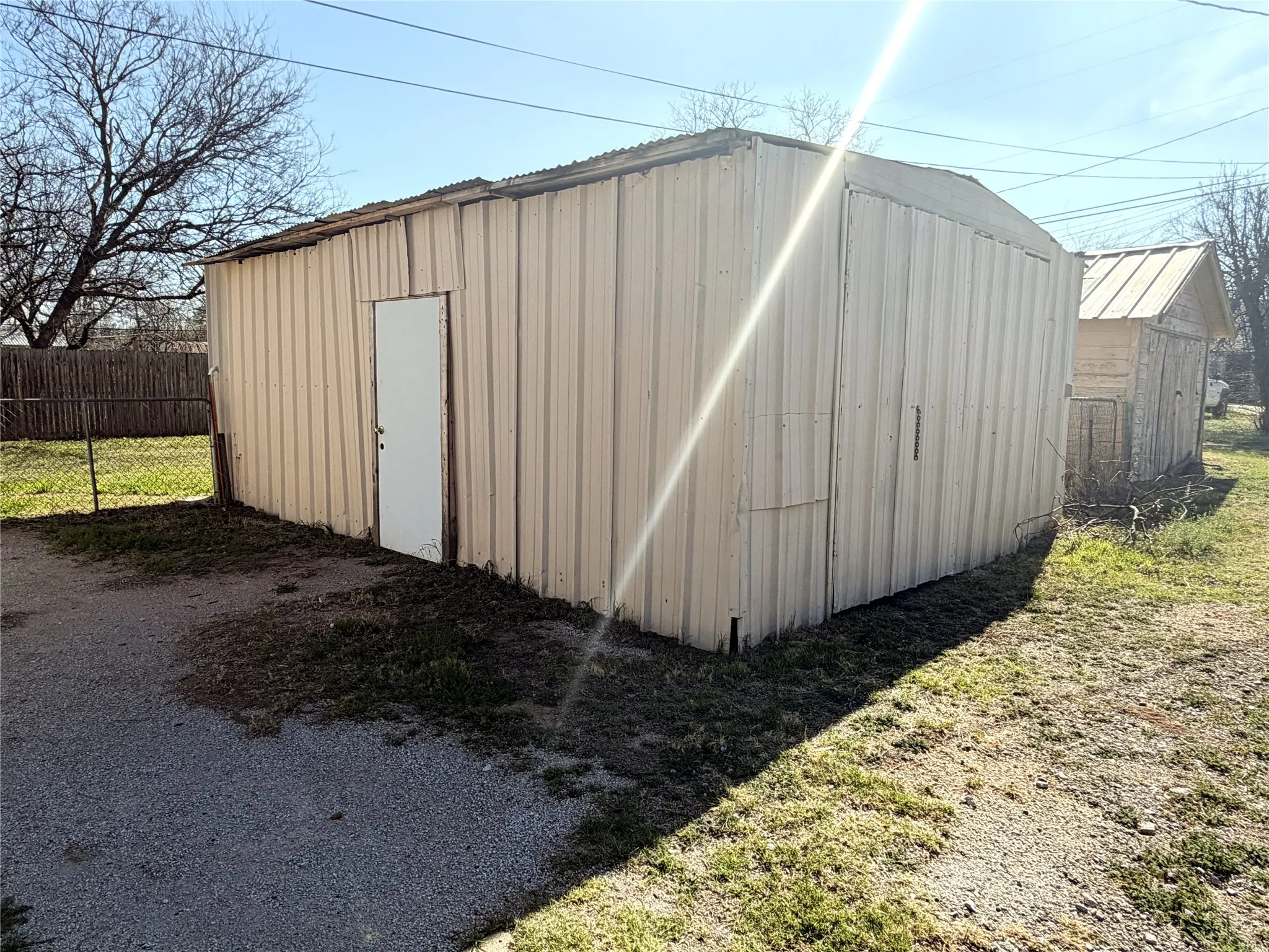 Single Family Residence For Sale in Eastland County , 1211 W 12th Street, Cisco, Texas 76437, 2 Bedroom, 1 Bathroom, Garage spaces, 1,096 Sqft, built in 1950, mls#21374738, Real Estate Agent in Cisco, Homes For Sale in Eastland county, Homes For Sale in Cisco, Realtor in Cisco Texas, Real Estate Brokerage Independent Realty Texas, Luminita Cordes Realtor