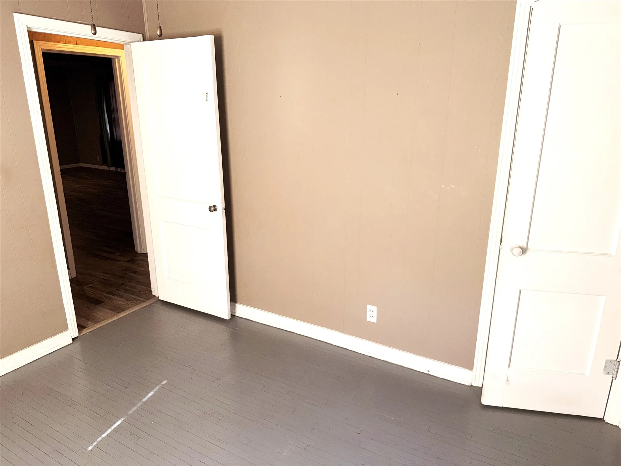 Single Family Residence For Sale in Eastland County , 1211 W 12th Street, Cisco, Texas 76437, 2 Bedroom, 1 Bathroom, Garage spaces, 1,096 Sqft, built in 1950, mls#21374738, Real Estate Agent in Cisco, Homes For Sale in Eastland county, Homes For Sale in Cisco, Realtor in Cisco Texas, Real Estate Brokerage Independent Realty Texas, Luminita Cordes Realtor