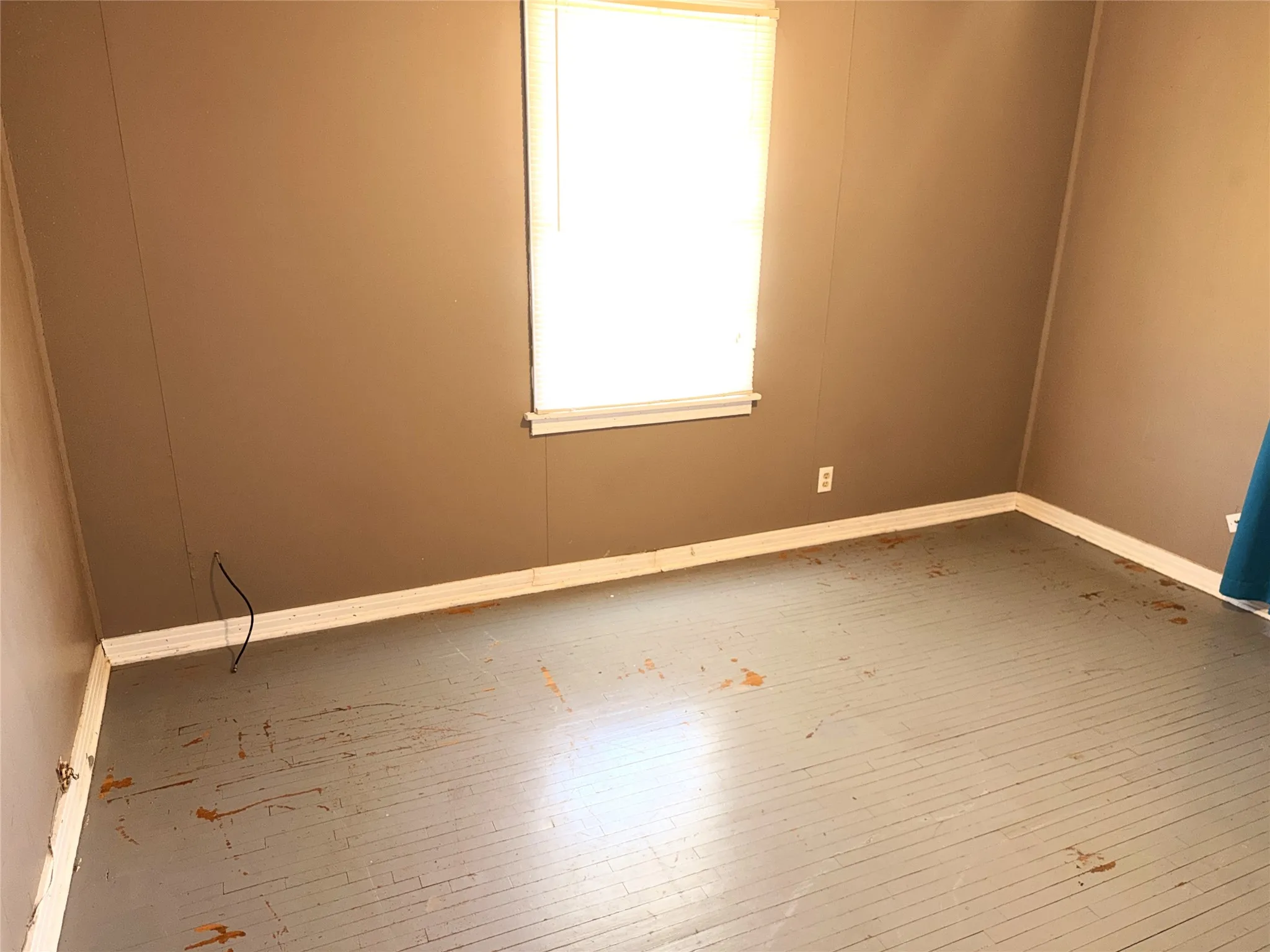 Single Family Residence For Sale in Eastland County , 1211 W 12th Street, Cisco, Texas 76437, 2 Bedroom, 1 Bathroom, Garage spaces, 1,096 Sqft, built in 1950, mls#21374738, Real Estate Agent in Cisco, Homes For Sale in Eastland county, Homes For Sale in Cisco, Realtor in Cisco Texas, Real Estate Brokerage Independent Realty Texas, Luminita Cordes Realtor