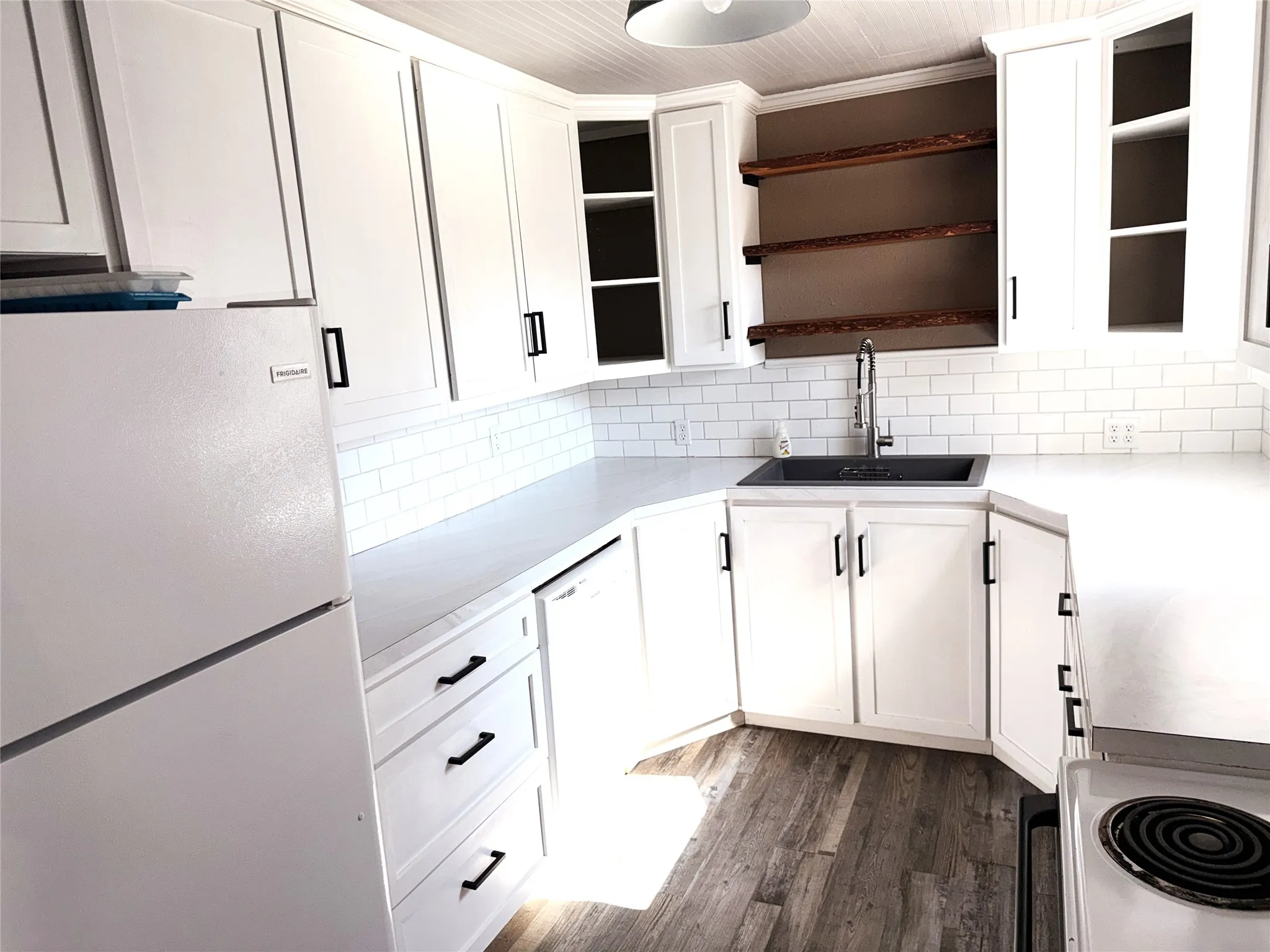Single Family Residence For Sale in Eastland County , 1211 W 12th Street, Cisco, Texas 76437, 2 Bedroom, 1 Bathroom, Garage spaces, 1,096 Sqft, built in 1950, mls#21374738, Real Estate Agent in Cisco, Homes For Sale in Eastland county, Homes For Sale in Cisco, Realtor in Cisco Texas, Real Estate Brokerage Independent Realty Texas, Luminita Cordes Realtor