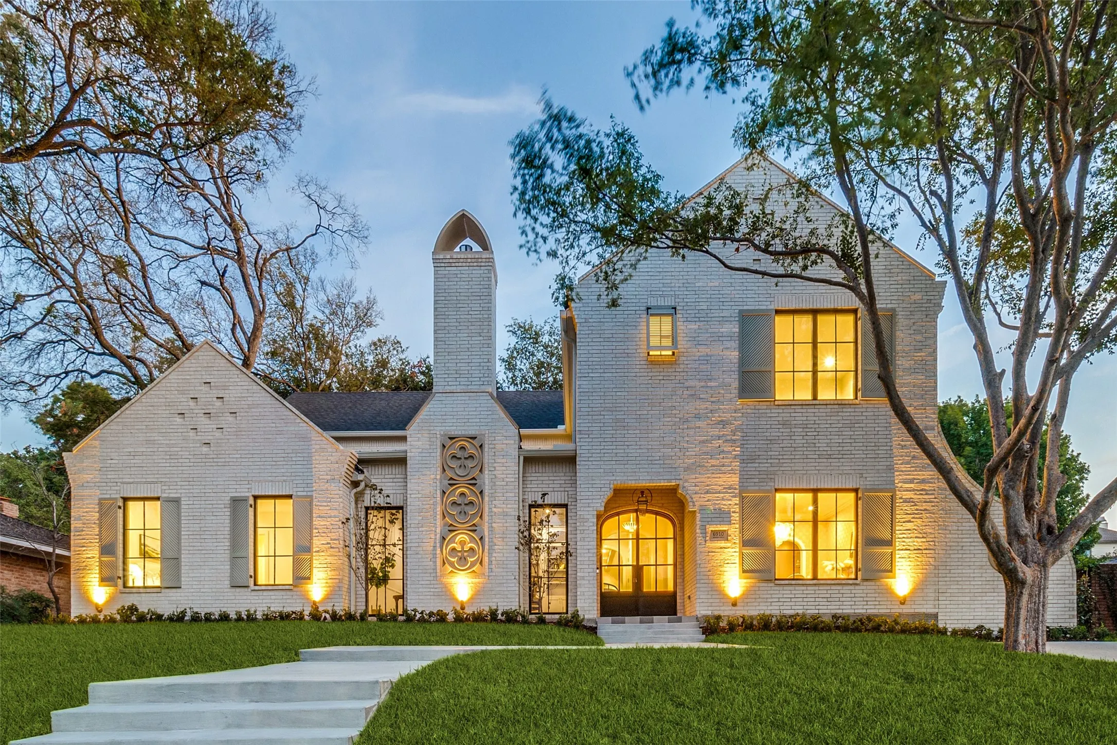 Single Family Residence For Sale in Dallas County , 6910 Wabash Circle, Dallas, Texas 75214, 5 Bedroom, 8 Bathroom, 2 Garage spaces, 6,200 Sqft, built in 2026, mls#21330518, Real Estate Agent in Dallas, Homes For Sale in Dallas county, Homes For Sale in Dallas, Realtor in Dallas Texas, Real Estate Brokerage Independent Realty Texas, Luminita Cordes Realtor