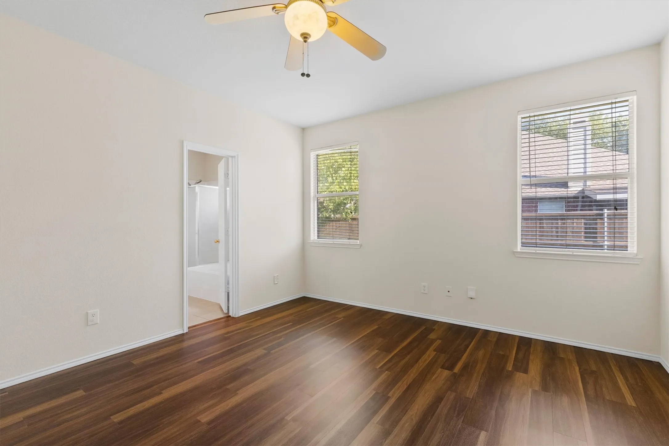 Single Family Residence For Rent in Collin County , 3101 Paradise Valley Drive, Plano, Texas 75025, 4 Bedroom, 2 Bathroom, 2 Garage spaces, 2,297 Sqft, built in 2001, mls#21369305, Real Estate Agent in Plano, Homes For Rent in Collin county, Homes For Rent in Plano, Realtor in Plano Texas, Real Estate Brokerage Independent Realty Texas, Luminita Cordes Realtor