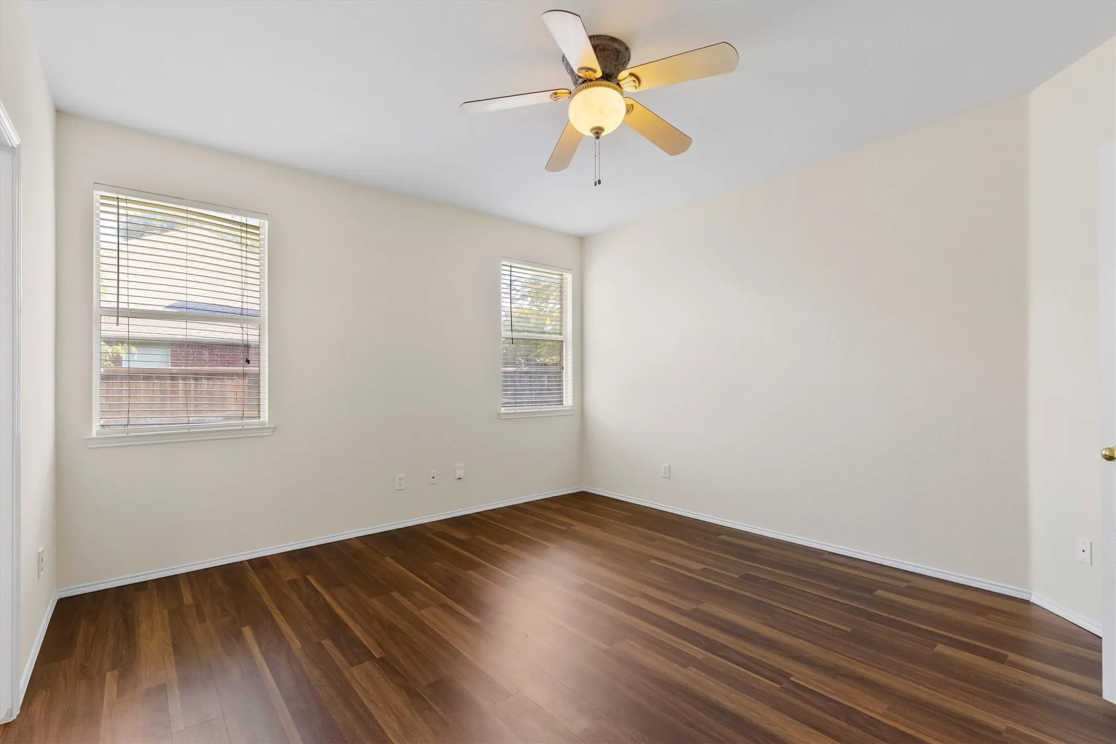 Single Family Residence For Rent in Collin County , 3101 Paradise Valley Drive, Plano, Texas 75025, 4 Bedroom, 2 Bathroom, 2 Garage spaces, 2,297 Sqft, built in 2001, mls#21369305, Real Estate Agent in Plano, Homes For Rent in Collin county, Homes For Rent in Plano, Realtor in Plano Texas, Real Estate Brokerage Independent Realty Texas, Luminita Cordes Realtor