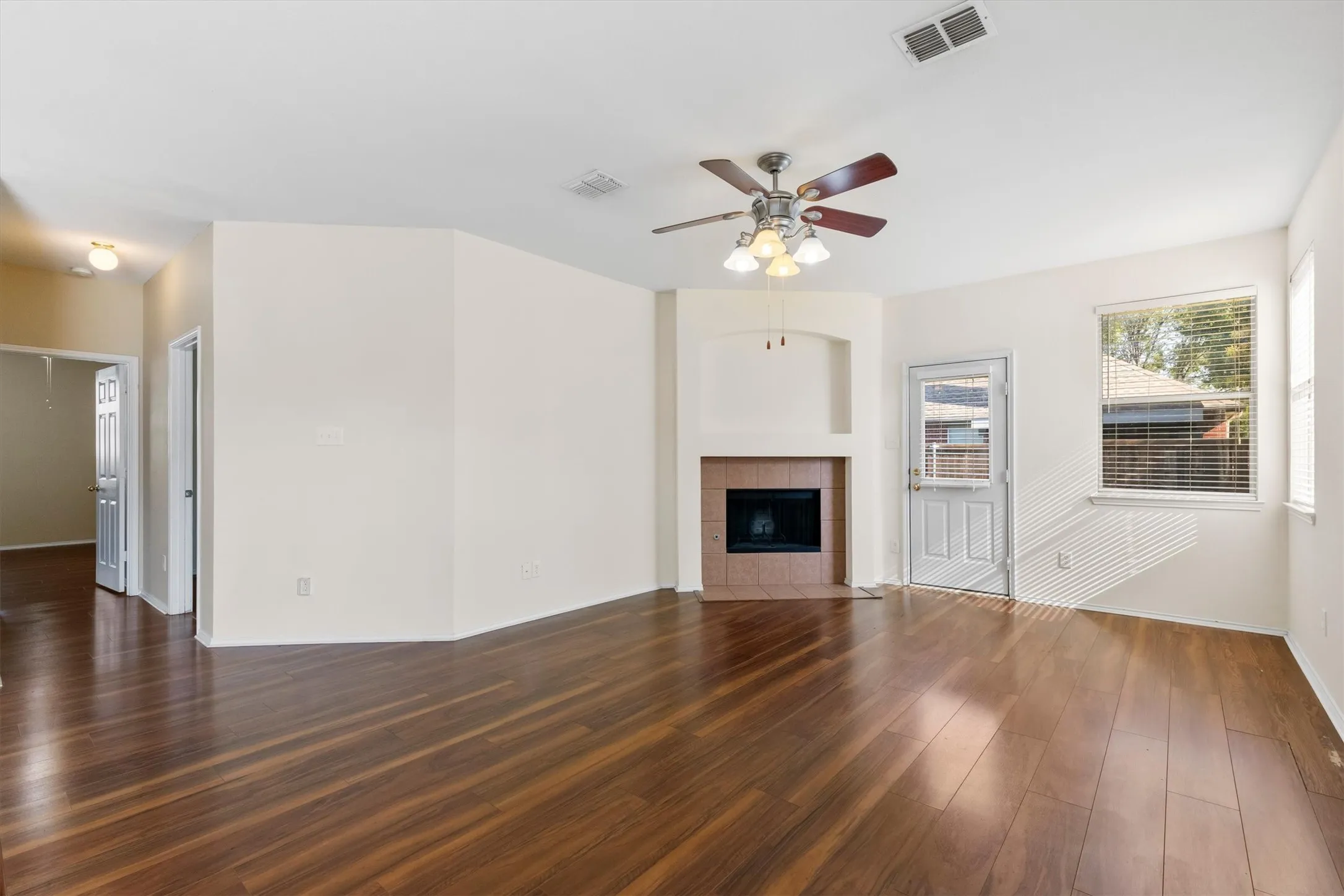 Single Family Residence For Rent in Collin County , 3101 Paradise Valley Drive, Plano, Texas 75025, 4 Bedroom, 2 Bathroom, 2 Garage spaces, 2,297 Sqft, built in 2001, mls#21369305, Real Estate Agent in Plano, Homes For Rent in Collin county, Homes For Rent in Plano, Realtor in Plano Texas, Real Estate Brokerage Independent Realty Texas, Luminita Cordes Realtor