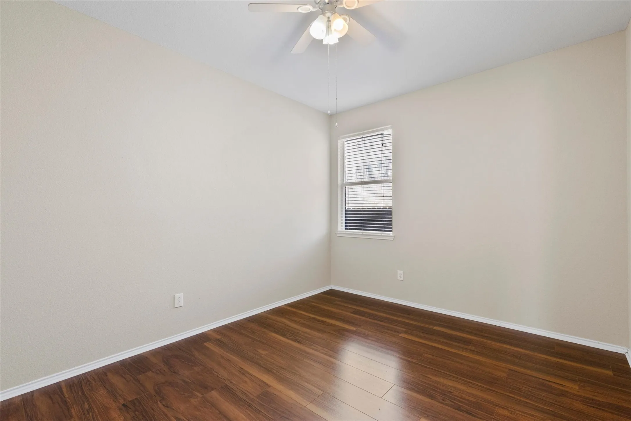 Single Family Residence For Rent in Collin County , 3101 Paradise Valley Drive, Plano, Texas 75025, 4 Bedroom, 2 Bathroom, 2 Garage spaces, 2,297 Sqft, built in 2001, mls#21369305, Real Estate Agent in Plano, Homes For Rent in Collin county, Homes For Rent in Plano, Realtor in Plano Texas, Real Estate Brokerage Independent Realty Texas, Luminita Cordes Realtor