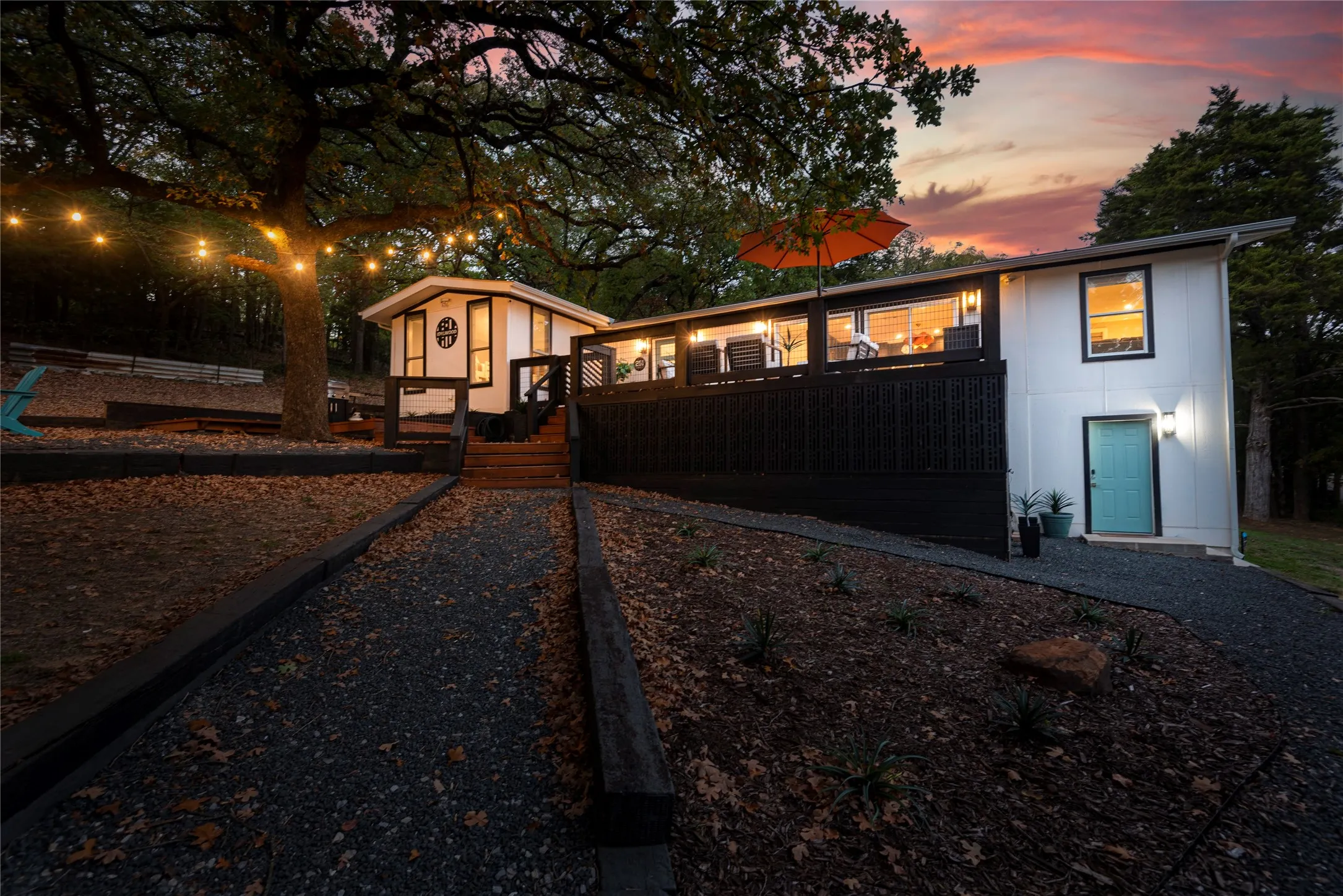 Single Family Residence For Rent in Grayson County , 251 Queens Drive, Pottsboro, Texas 75076, 4 Bedroom, 4 Bathroom, Garage spaces, 2,258 Sqft, built in 1973, mls#21374167, Real Estate Agent in Pottsboro, Homes For Rent in Grayson county, Homes For Rent in Pottsboro, Realtor in Pottsboro Texas, Real Estate Brokerage Independent Realty Texas, Luminita Cordes Realtor