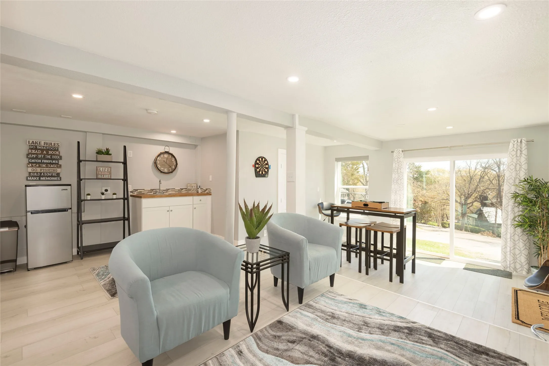 Single Family Residence For Rent in Grayson County , 251 Queens Drive, Pottsboro, Texas 75076, 4 Bedroom, 4 Bathroom, Garage spaces, 2,258 Sqft, built in 1973, mls#21374167, Real Estate Agent in Pottsboro, Homes For Rent in Grayson county, Homes For Rent in Pottsboro, Realtor in Pottsboro Texas, Real Estate Brokerage Independent Realty Texas, Luminita Cordes Realtor
