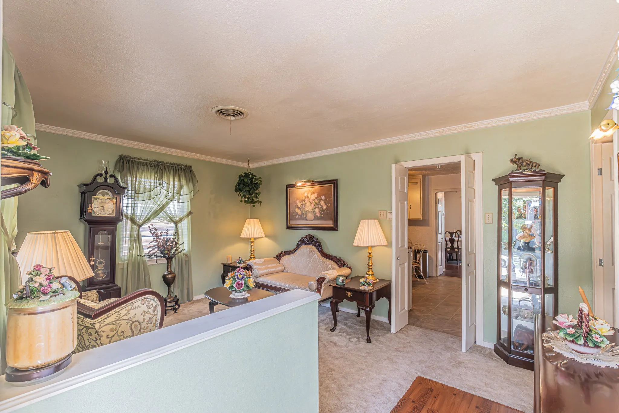 Single Family Residence For Sale in Dallas County , 3723 Texas Drive, Dallas, Texas 75211, 2 Bedroom, 1 Bathroom, 1 Garage spaces, 1,272 Sqft, built in 1949, mls#21374754, Real Estate Agent in Dallas, Homes For Sale in Dallas county, Homes For Sale in Dallas, Realtor in Dallas Texas, Real Estate Brokerage Independent Realty Texas, Luminita Cordes Realtor