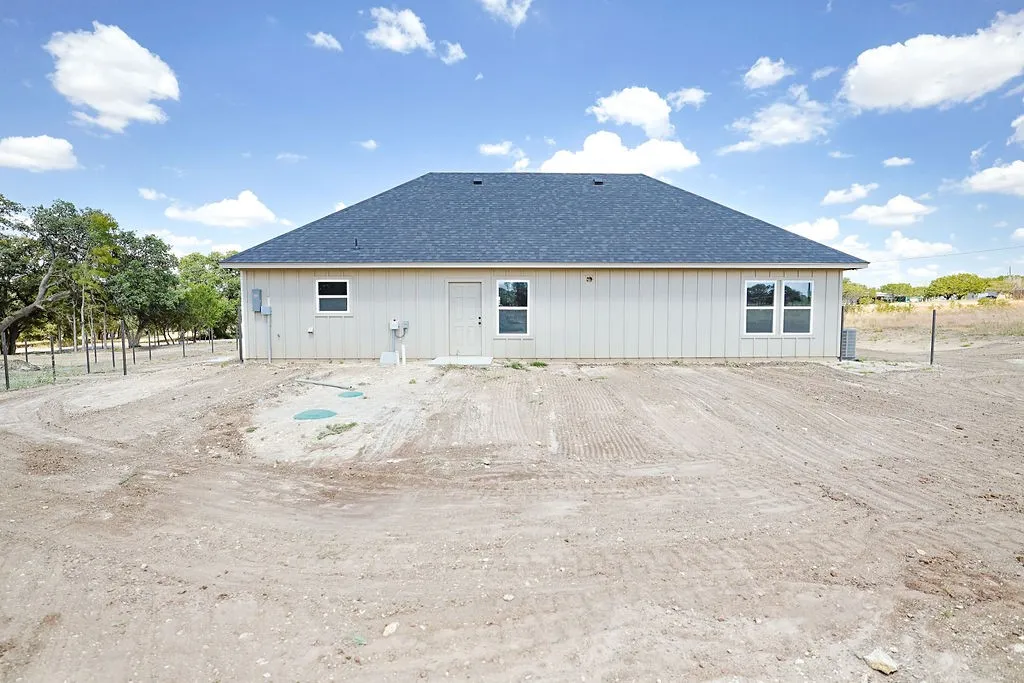 Single Family Residence For Sale in Parker County , 367 Lake Country Drive, Granbury, Texas 76049, 3 Bedroom, 2 Bathroom, Garage spaces, 1,692 Sqft, built in 2026, mls#21374760, Real Estate Agent in Granbury, Homes For Sale in Parker county, Homes For Sale in Granbury, Realtor in Granbury Texas, Real Estate Brokerage Independent Realty Texas, Luminita Cordes Realtor