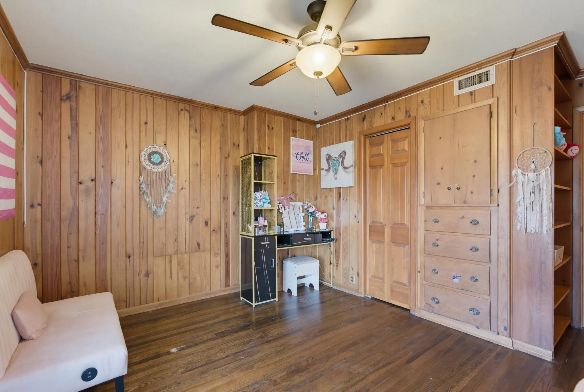 Single Family Residence For Sale in Knox County , 360 S 11th Avenue, Munday, Texas 76371, 4 Bedroom, 2 Bathroom, 2 Garage spaces, 1,932 Sqft, built in 1960, mls#21373346, Real Estate Agent in Munday, Homes For Sale in Knox county, Homes For Sale in Munday, Realtor in Munday Texas, Real Estate Brokerage Independent Realty Texas, Luminita Cordes Realtor