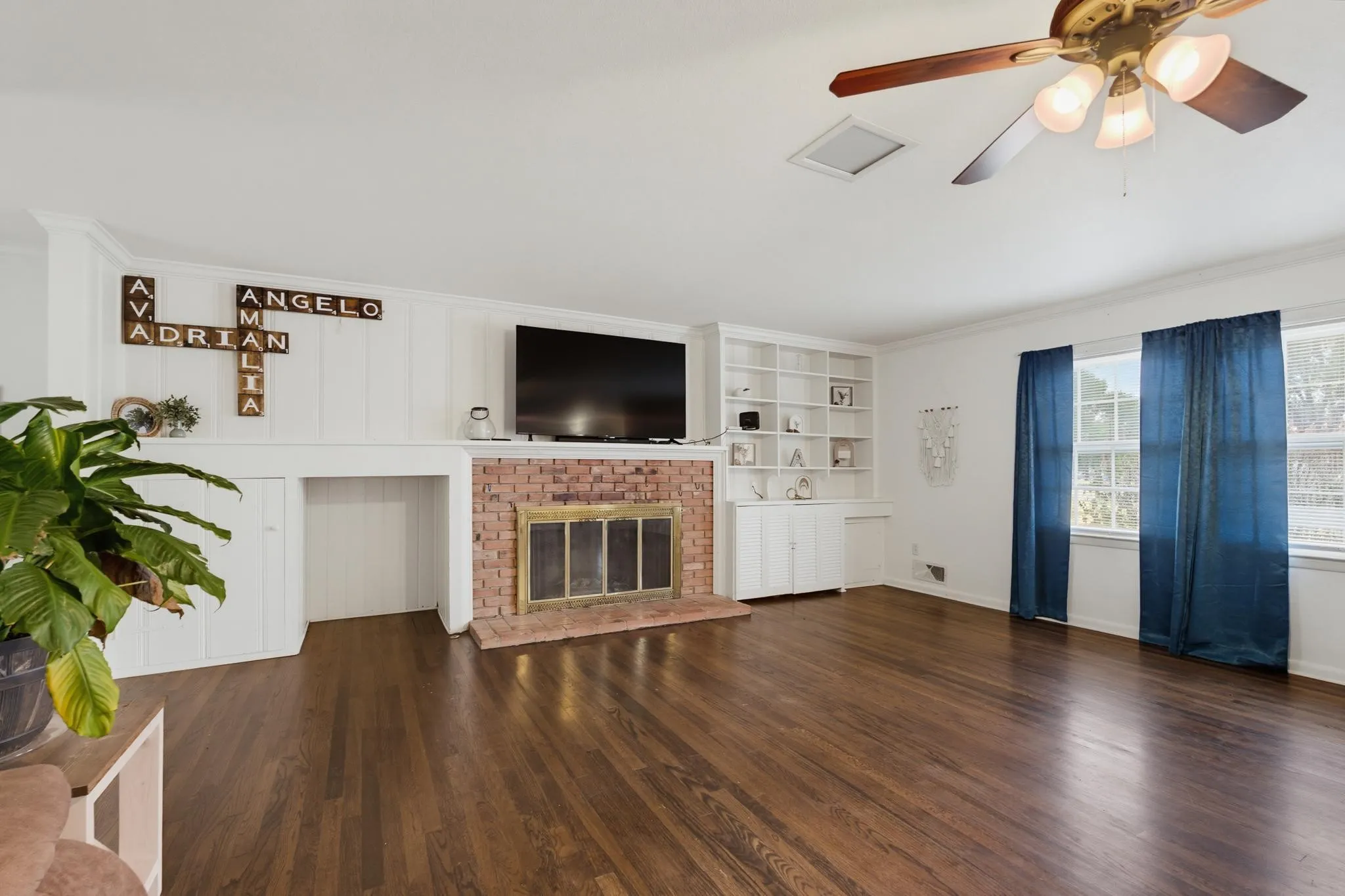 Single Family Residence For Sale in Knox County , 360 S 11th Avenue, Munday, Texas 76371, 4 Bedroom, 2 Bathroom, 2 Garage spaces, 1,932 Sqft, built in 1960, mls#21373346, Real Estate Agent in Munday, Homes For Sale in Knox county, Homes For Sale in Munday, Realtor in Munday Texas, Real Estate Brokerage Independent Realty Texas, Luminita Cordes Realtor