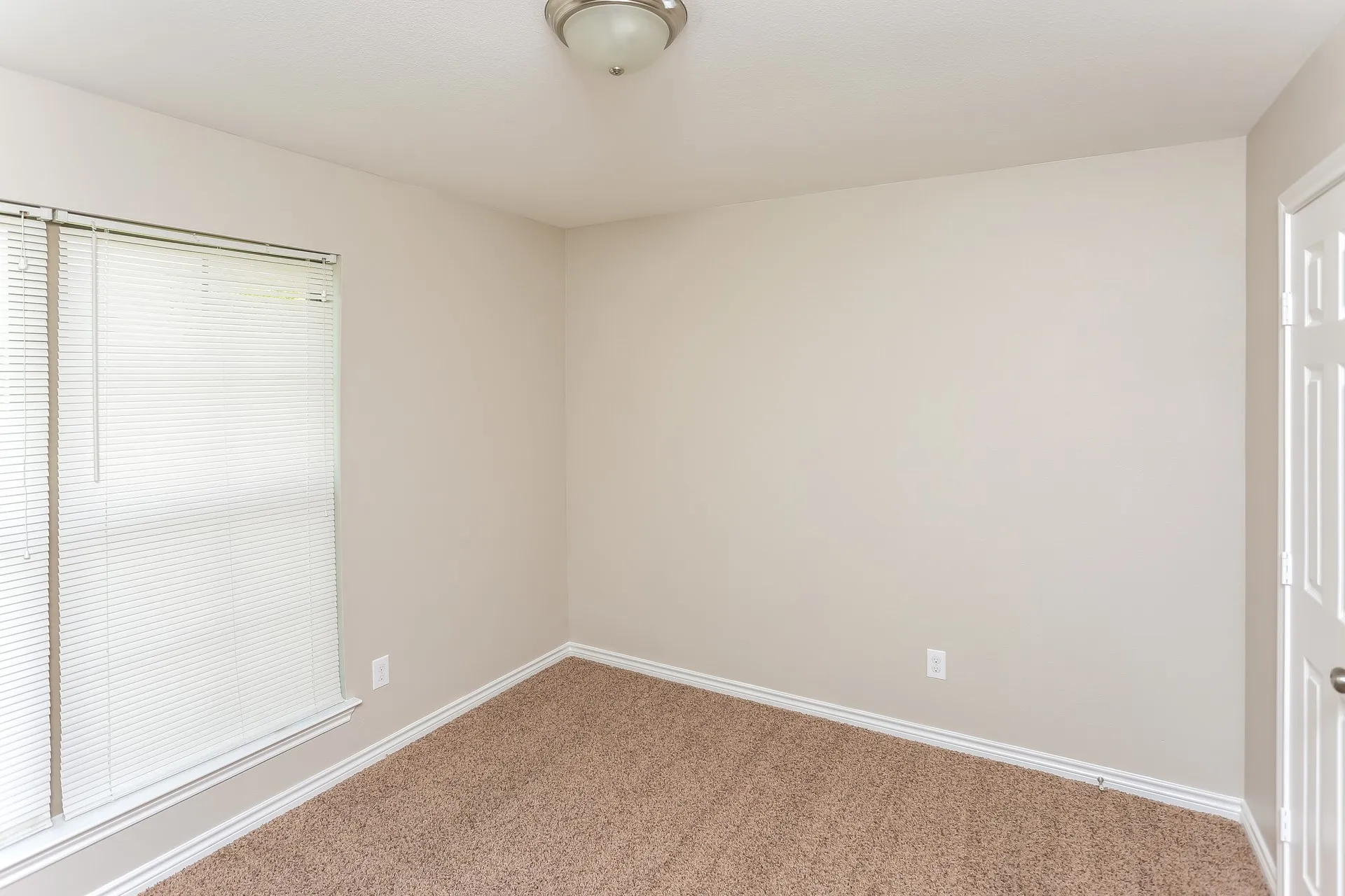 Single Family Residence For Rent in Dallas County , 623 Hilton Drive, Lancaster, Texas 75146, 4 Bedroom, 2 Bathroom, 2 Garage spaces, 1,889 Sqft, built in 2017, mls#21374782, Real Estate Agent in Lancaster, Homes For Rent in Dallas county, Homes For Rent in Lancaster, Realtor in Lancaster Texas, Real Estate Brokerage Independent Realty Texas, Luminita Cordes Realtor