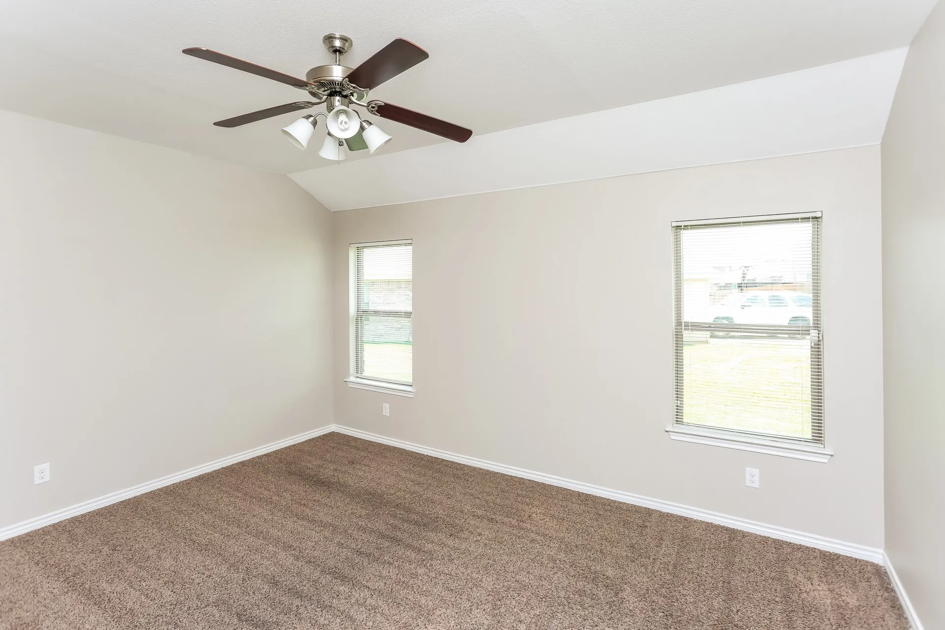 Single Family Residence For Rent in Dallas County , 623 Hilton Drive, Lancaster, Texas 75146, 4 Bedroom, 2 Bathroom, 2 Garage spaces, 1,889 Sqft, built in 2017, mls#21374782, Real Estate Agent in Lancaster, Homes For Rent in Dallas county, Homes For Rent in Lancaster, Realtor in Lancaster Texas, Real Estate Brokerage Independent Realty Texas, Luminita Cordes Realtor