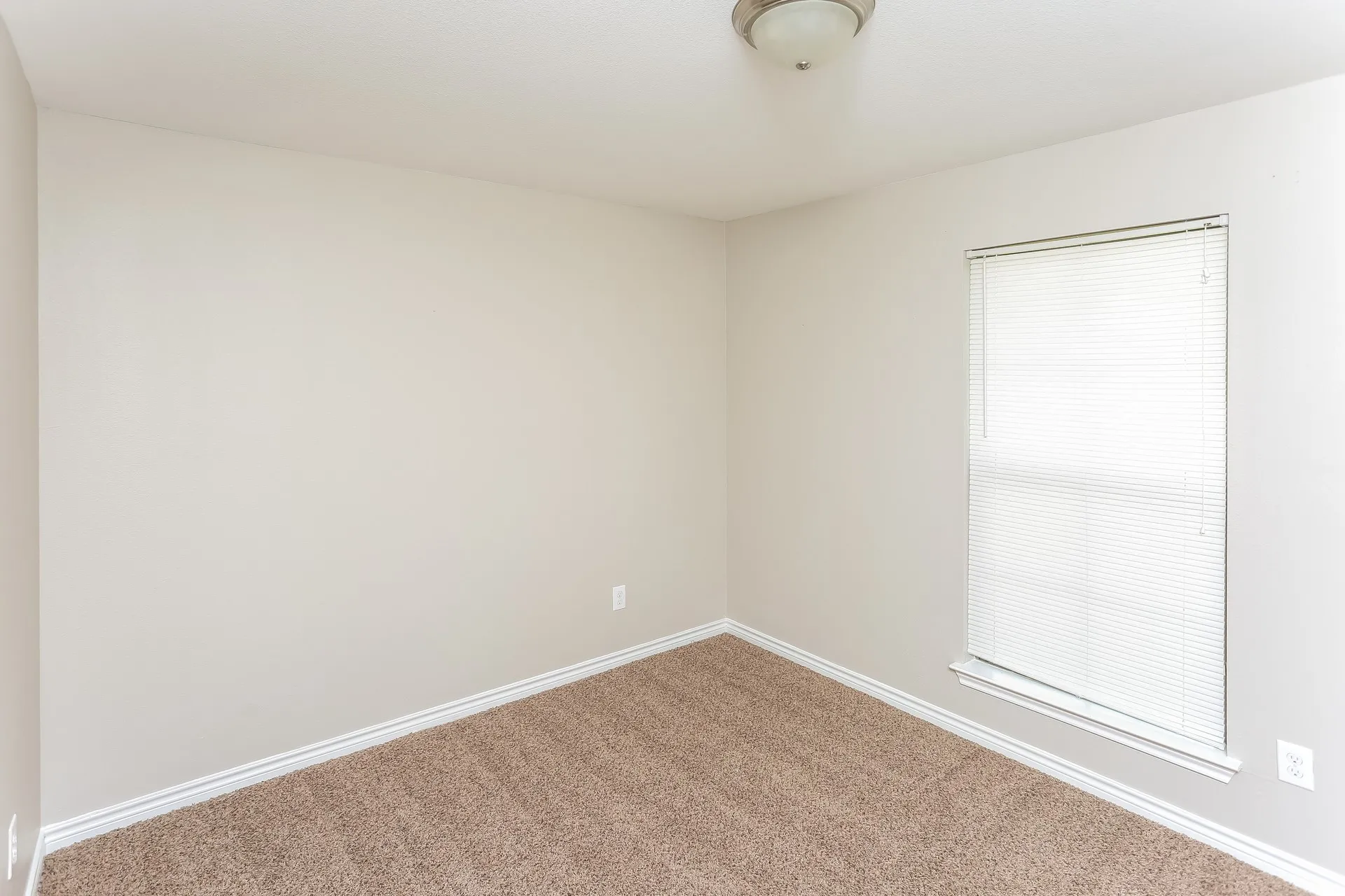 Single Family Residence For Rent in Dallas County , 623 Hilton Drive, Lancaster, Texas 75146, 4 Bedroom, 2 Bathroom, 2 Garage spaces, 1,889 Sqft, built in 2017, mls#21374782, Real Estate Agent in Lancaster, Homes For Rent in Dallas county, Homes For Rent in Lancaster, Realtor in Lancaster Texas, Real Estate Brokerage Independent Realty Texas, Luminita Cordes Realtor
