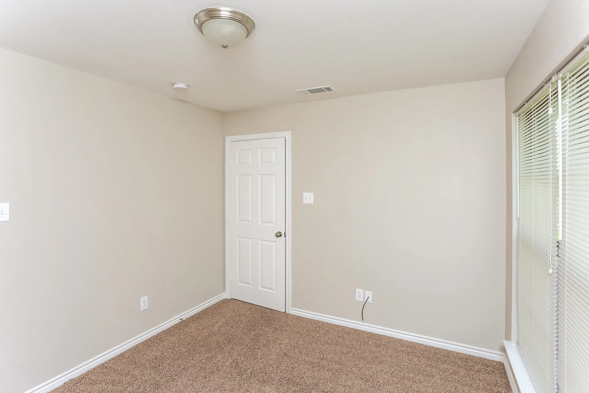 Single Family Residence For Rent in Dallas County , 623 Hilton Drive, Lancaster, Texas 75146, 4 Bedroom, 2 Bathroom, 2 Garage spaces, 1,889 Sqft, built in 2017, mls#21374782, Real Estate Agent in Lancaster, Homes For Rent in Dallas county, Homes For Rent in Lancaster, Realtor in Lancaster Texas, Real Estate Brokerage Independent Realty Texas, Luminita Cordes Realtor