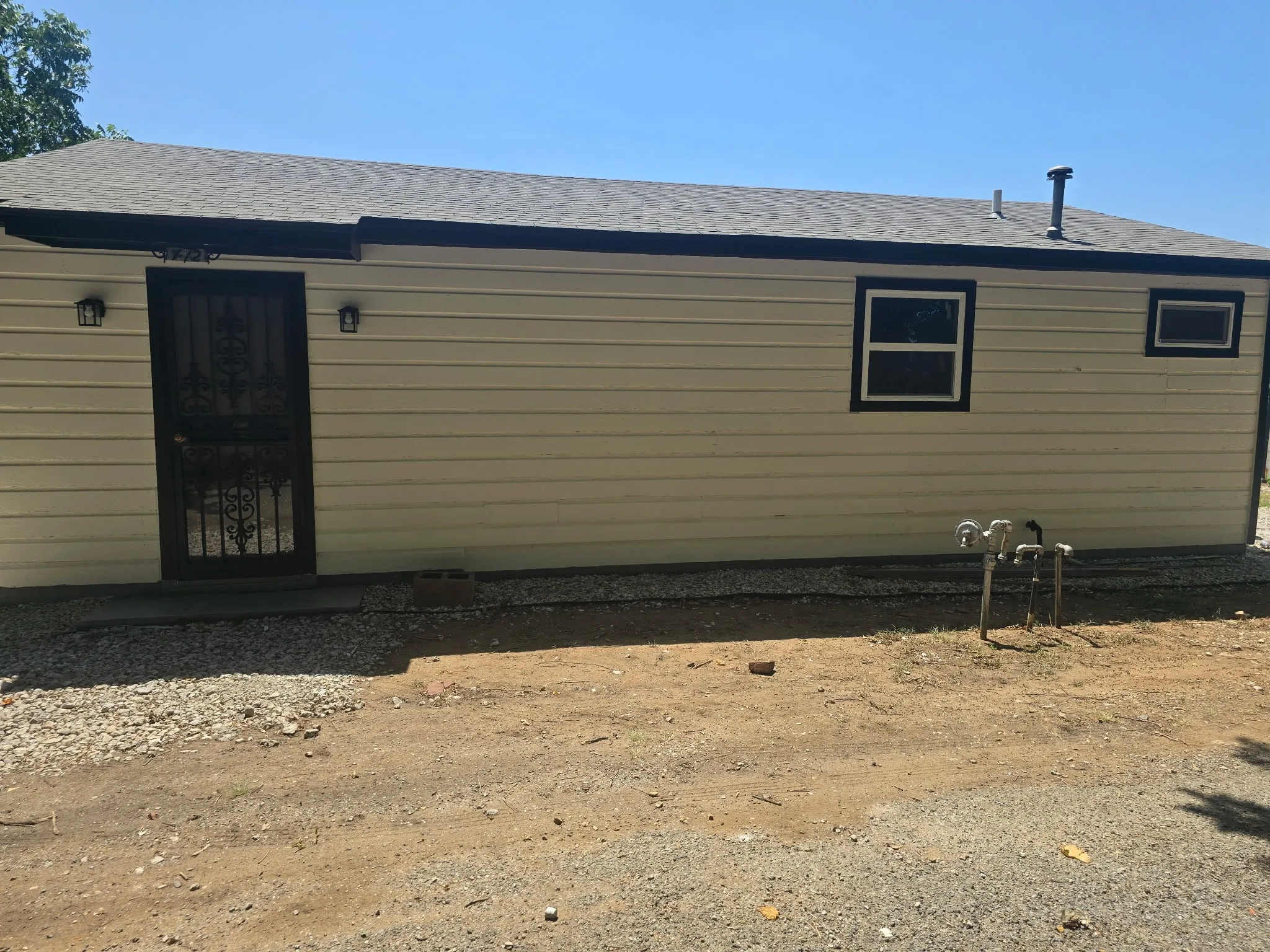 Single Family Residence For Rent in Grayson County , 412 SMITH ROW 1, Sherman, Texas 75090, 3 Bedroom, 1 Bathroom, 2 Garage spaces, 748 Sqft, built in 1970, mls#21374792, Real Estate Agent in Sherman, Homes For Rent in Grayson county, Homes For Rent in Sherman, Realtor in Sherman Texas, Real Estate Brokerage Independent Realty Texas, Luminita Cordes Realtor
