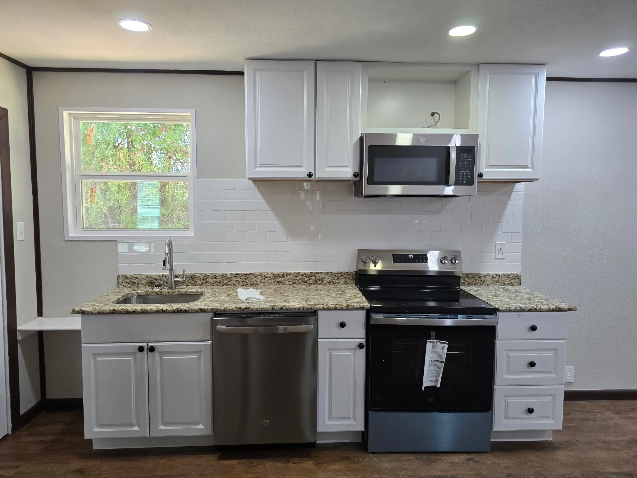 Single Family Residence For Rent in Grayson County , 412 SMITH ROW 1, Sherman, Texas 75090, 3 Bedroom, 1 Bathroom, 2 Garage spaces, 748 Sqft, built in 1970, mls#21374792, Real Estate Agent in Sherman, Homes For Rent in Grayson county, Homes For Rent in Sherman, Realtor in Sherman Texas, Real Estate Brokerage Independent Realty Texas, Luminita Cordes Realtor