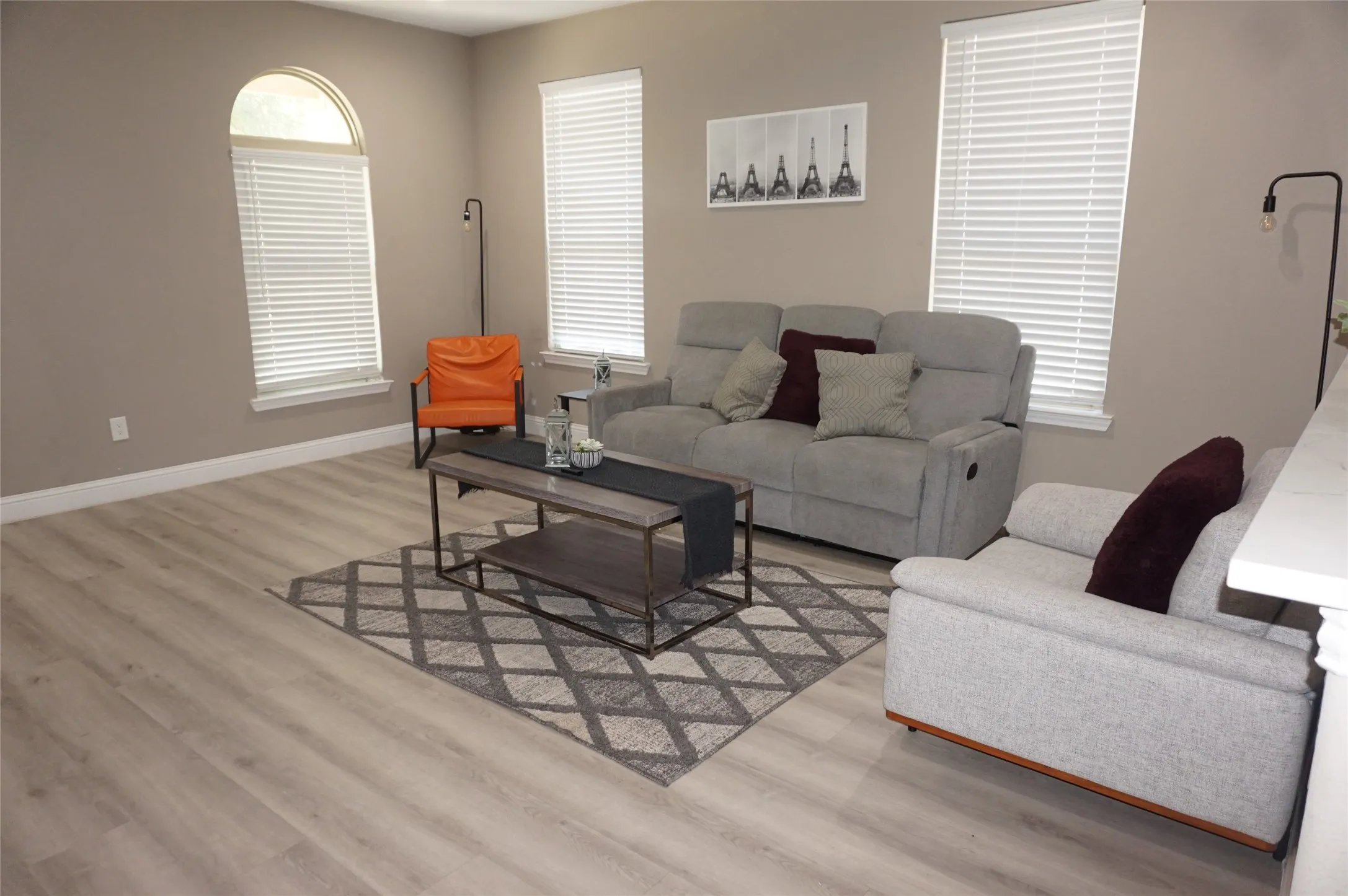 Single Family Residence For Rent in Dallas County , 4819 Baldwin Street, Dallas, Texas 75210, 3 Bedroom, 2 Bathroom, 1 Garage spaces, 1,530 Sqft, built in 2022, mls#21373230, Real Estate Agent in Dallas, Homes For Rent in Dallas county, Homes For Rent in Dallas, Realtor in Dallas Texas, Real Estate Brokerage Independent Realty Texas, Luminita Cordes Realtor