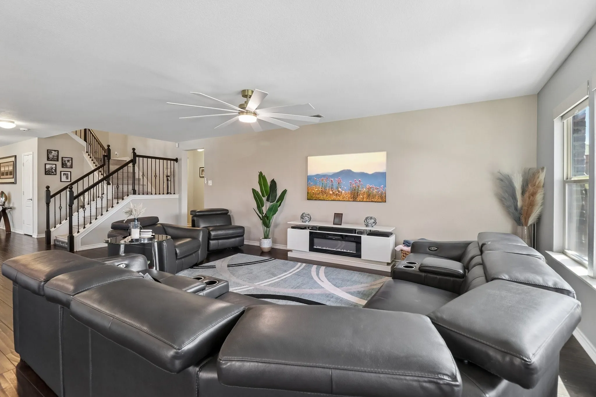 Single Family Residence For Rent in Dallas County , 716 Snowy Orchid Lane, De Soto, Texas 75115, 4 Bedroom, 3 Bathroom, 2 Garage spaces, 2,918 Sqft, built in 2015, mls#21373946, Real Estate Agent in De Soto, Homes For Rent in Dallas county, Homes For Rent in De Soto, Realtor in De Soto Texas, Real Estate Brokerage Independent Realty Texas, Luminita Cordes Realtor