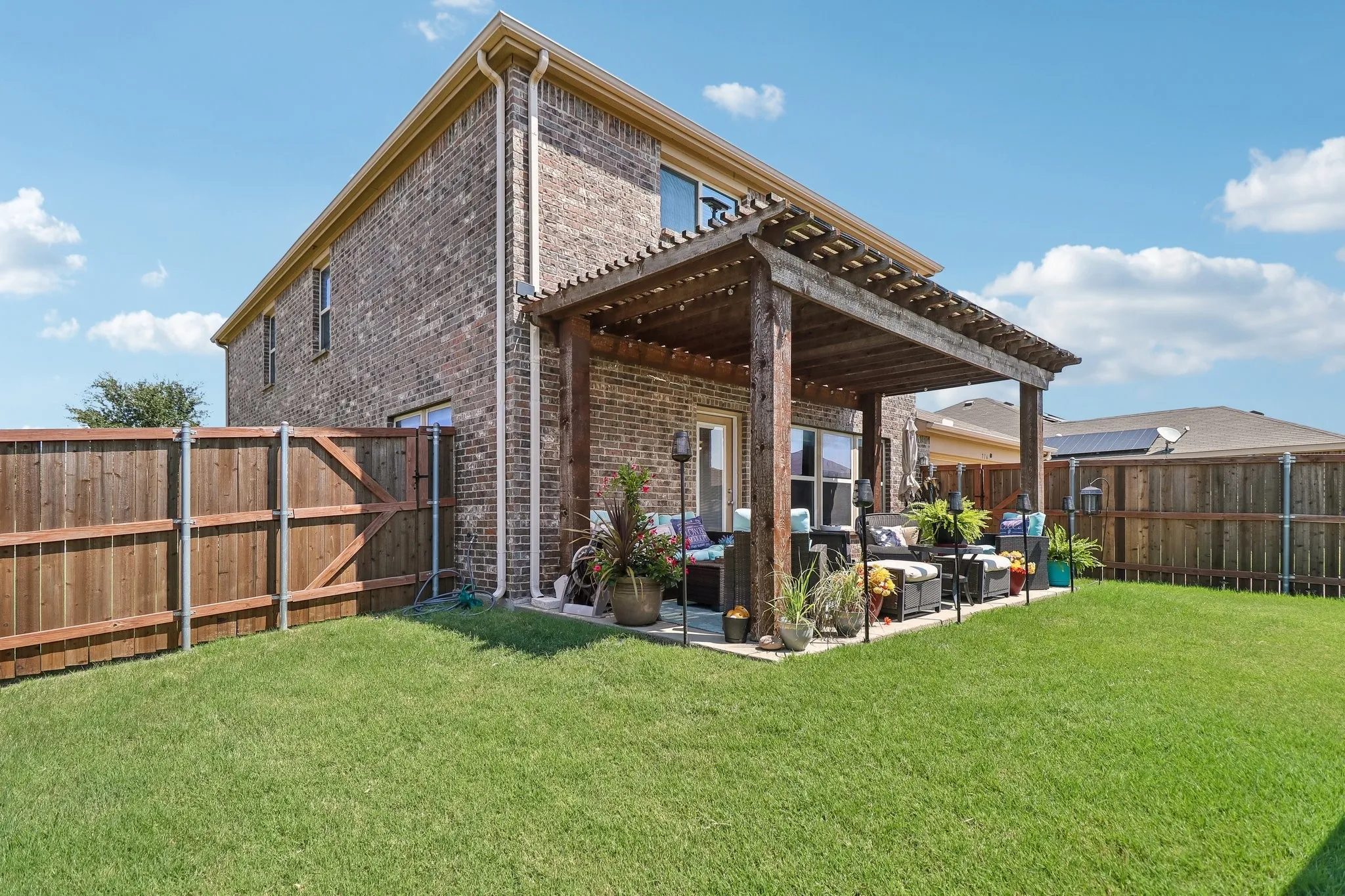 Single Family Residence For Rent in Dallas County , 716 Snowy Orchid Lane, De Soto, Texas 75115, 4 Bedroom, 3 Bathroom, 2 Garage spaces, 2,918 Sqft, built in 2015, mls#21373946, Real Estate Agent in De Soto, Homes For Rent in Dallas county, Homes For Rent in De Soto, Realtor in De Soto Texas, Real Estate Brokerage Independent Realty Texas, Luminita Cordes Realtor