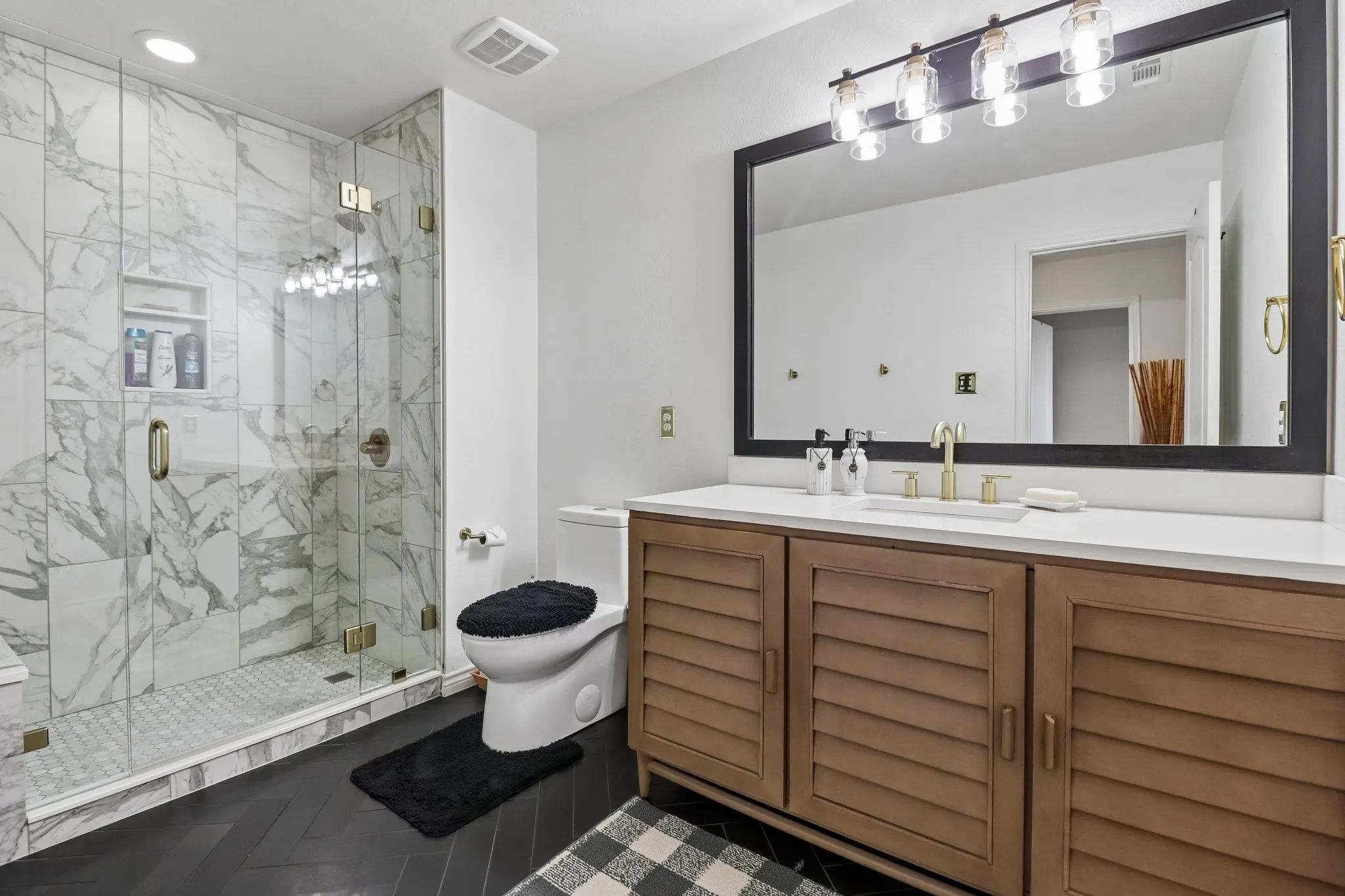 Single Family Residence For Rent in Dallas County , 716 Snowy Orchid Lane, De Soto, Texas 75115, 4 Bedroom, 3 Bathroom, 2 Garage spaces, 2,918 Sqft, built in 2015, mls#21373946, Real Estate Agent in De Soto, Homes For Rent in Dallas county, Homes For Rent in De Soto, Realtor in De Soto Texas, Real Estate Brokerage Independent Realty Texas, Luminita Cordes Realtor