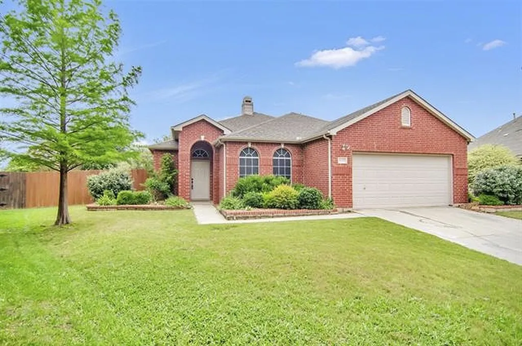 Single Family Residence For Rent in Tarrant County , 8409 Island Court, Fort Worth, Texas 76137, 3 Bedroom, 2 Bathroom, 2 Garage spaces, 1,605 Sqft, built in 2001, mls#21359076, Real Estate Agent in Fort Worth, Homes For Rent in Tarrant county, Homes For Rent in Fort Worth, Realtor in Fort Worth Texas, Real Estate Brokerage Independent Realty Texas, Luminita Cordes Realtor