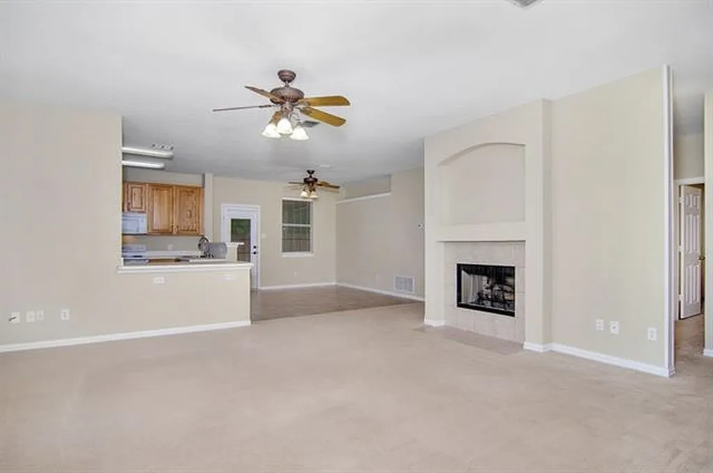 Single Family Residence For Rent in Tarrant County , 8409 Island Court, Fort Worth, Texas 76137, 3 Bedroom, 2 Bathroom, 2 Garage spaces, 1,605 Sqft, built in 2001, mls#21359076, Real Estate Agent in Fort Worth, Homes For Rent in Tarrant county, Homes For Rent in Fort Worth, Realtor in Fort Worth Texas, Real Estate Brokerage Independent Realty Texas, Luminita Cordes Realtor