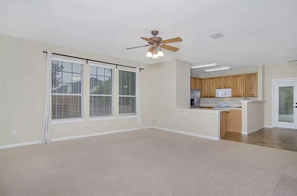 Single Family Residence For Rent in Tarrant County , 8409 Island Court, Fort Worth, Texas 76137, 3 Bedroom, 2 Bathroom, 2 Garage spaces, 1,605 Sqft, built in 2001, mls#21359076, Real Estate Agent in Fort Worth, Homes For Rent in Tarrant county, Homes For Rent in Fort Worth, Realtor in Fort Worth Texas, Real Estate Brokerage Independent Realty Texas, Luminita Cordes Realtor