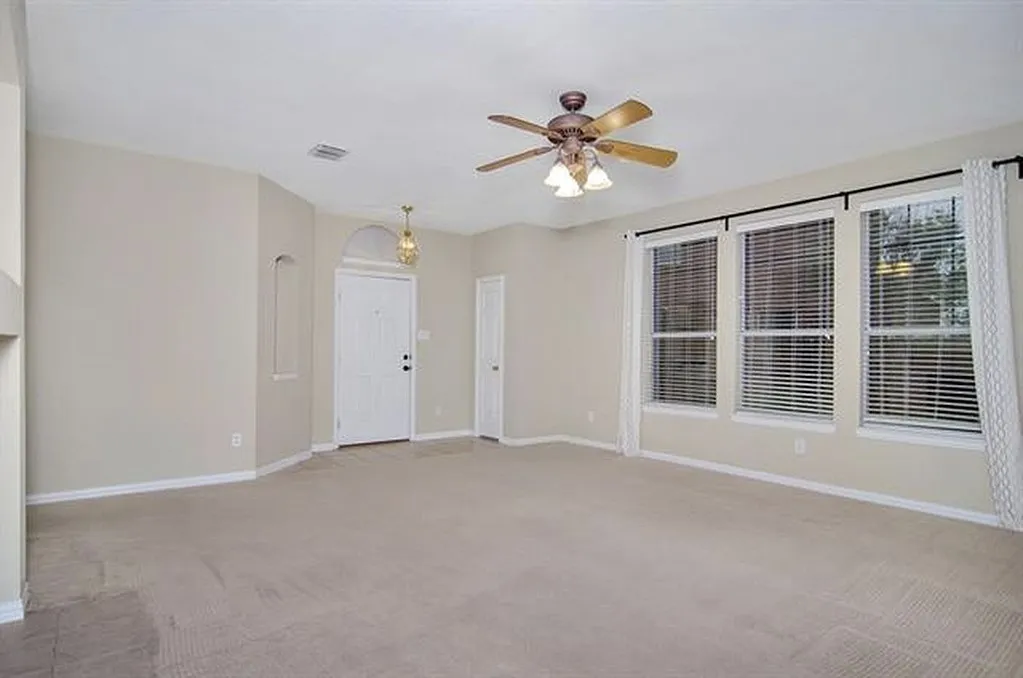 Single Family Residence For Rent in Tarrant County , 8409 Island Court, Fort Worth, Texas 76137, 3 Bedroom, 2 Bathroom, 2 Garage spaces, 1,605 Sqft, built in 2001, mls#21359076, Real Estate Agent in Fort Worth, Homes For Rent in Tarrant county, Homes For Rent in Fort Worth, Realtor in Fort Worth Texas, Real Estate Brokerage Independent Realty Texas, Luminita Cordes Realtor