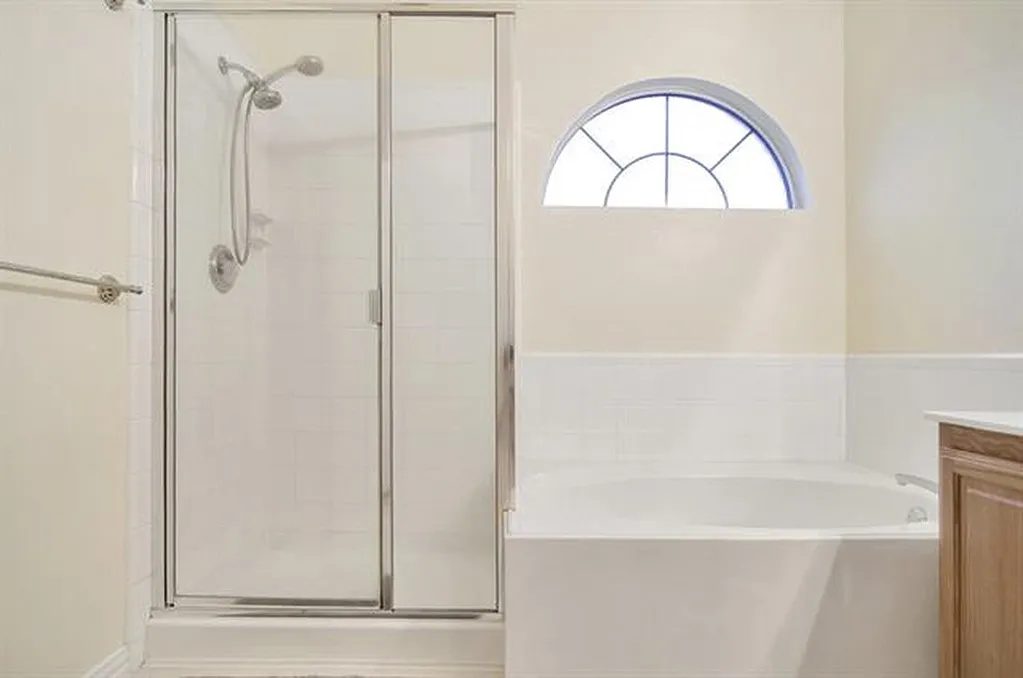 Single Family Residence For Rent in Tarrant County , 8409 Island Court, Fort Worth, Texas 76137, 3 Bedroom, 2 Bathroom, 2 Garage spaces, 1,605 Sqft, built in 2001, mls#21359076, Real Estate Agent in Fort Worth, Homes For Rent in Tarrant county, Homes For Rent in Fort Worth, Realtor in Fort Worth Texas, Real Estate Brokerage Independent Realty Texas, Luminita Cordes Realtor