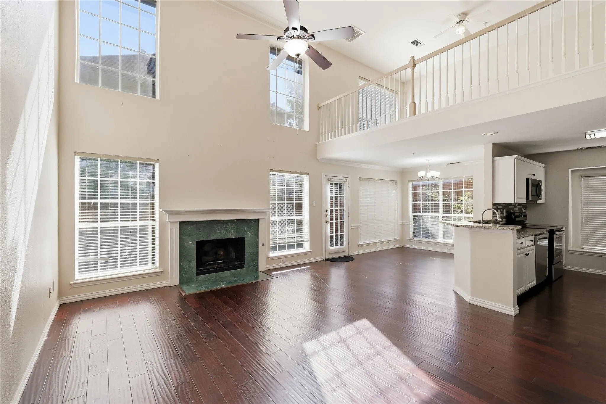 Single Family Residence For Rent in Dallas County , 14608 Hawthorne Court, Addison, Texas 75001, 3 Bedroom, 2 Bathroom, 2 Garage spaces, 1,805 Sqft, built in 1994, mls#21372460, Real Estate Agent in Addison, Homes For Rent in Dallas county, Homes For Rent in Addison, Realtor in Addison Texas, Real Estate Brokerage Independent Realty Texas, Luminita Cordes Realtor