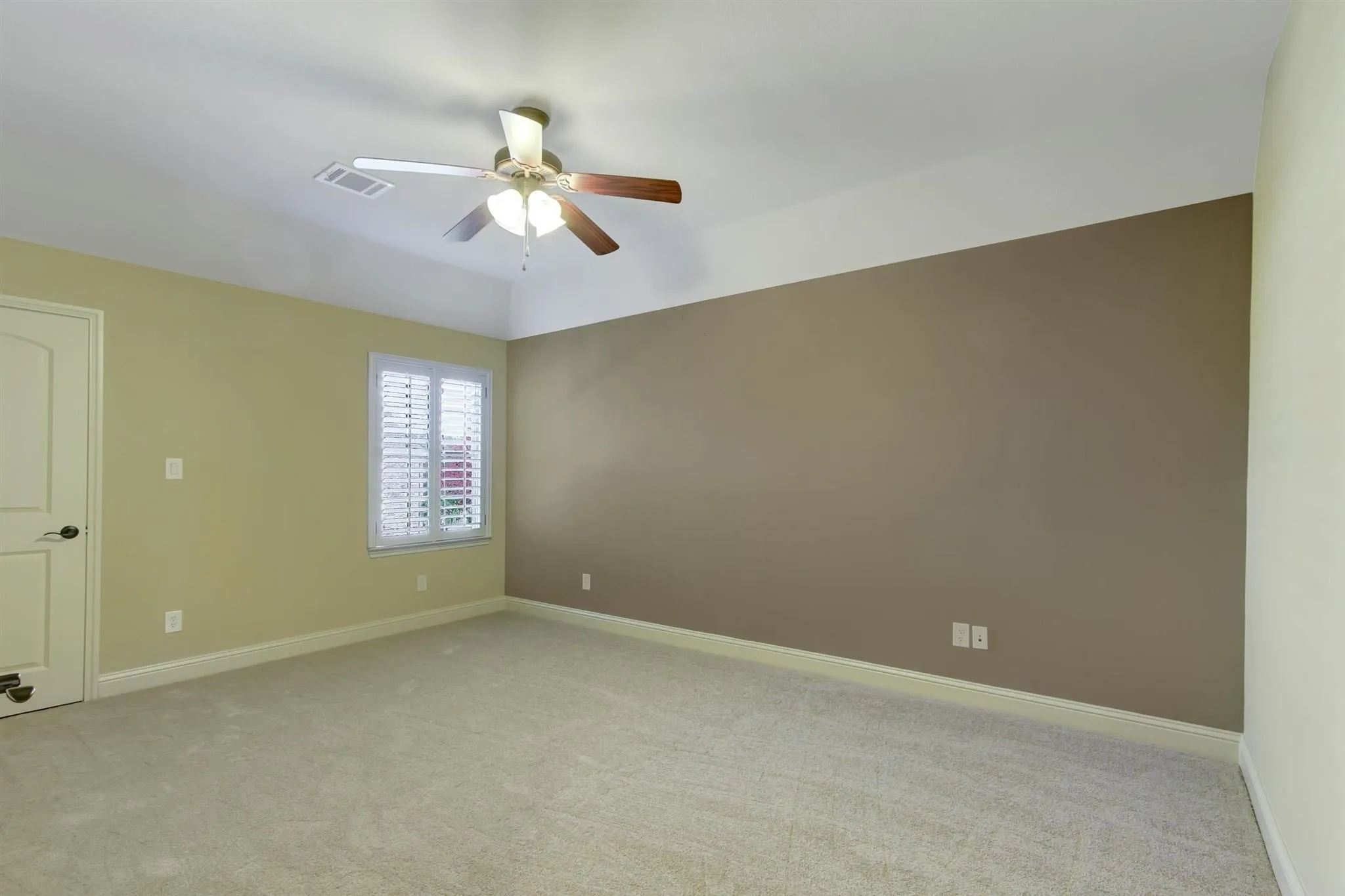 Single Family Residence For Rent in Collin County , 4804 Lofty Lane, Plano, Texas 75093, 4 Bedroom, 4 Bathroom, 2 Garage spaces, 3,353 Sqft, built in 2007, mls#21343432, Real Estate Agent in Plano, Homes For Rent in Collin county, Homes For Rent in Plano, Realtor in Plano Texas, Real Estate Brokerage Independent Realty Texas, Luminita Cordes Realtor
