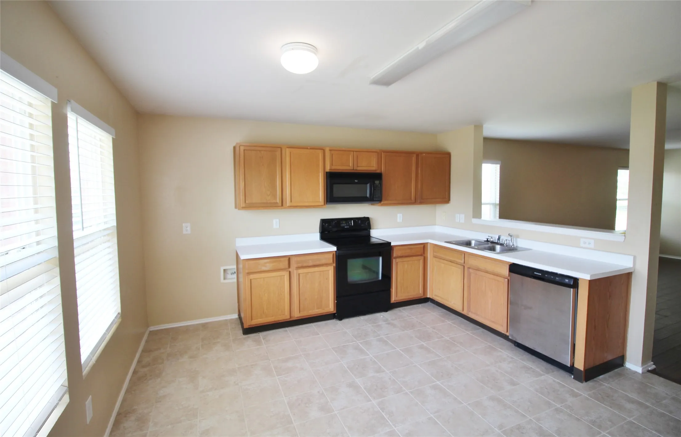 Single Family Residence For Rent in Rockwall County , 321 Briar Oaks Drive, Royse City, Texas 75189, 3 Bedroom, 2 Bathroom, 2 Garage spaces, 1,693 Sqft, built in 2005, mls#21374806, Real Estate Agent in Royse City, Homes For Rent in Rockwall county, Homes For Rent in Royse City, Realtor in Royse City Texas, Real Estate Brokerage Independent Realty Texas, Luminita Cordes Realtor