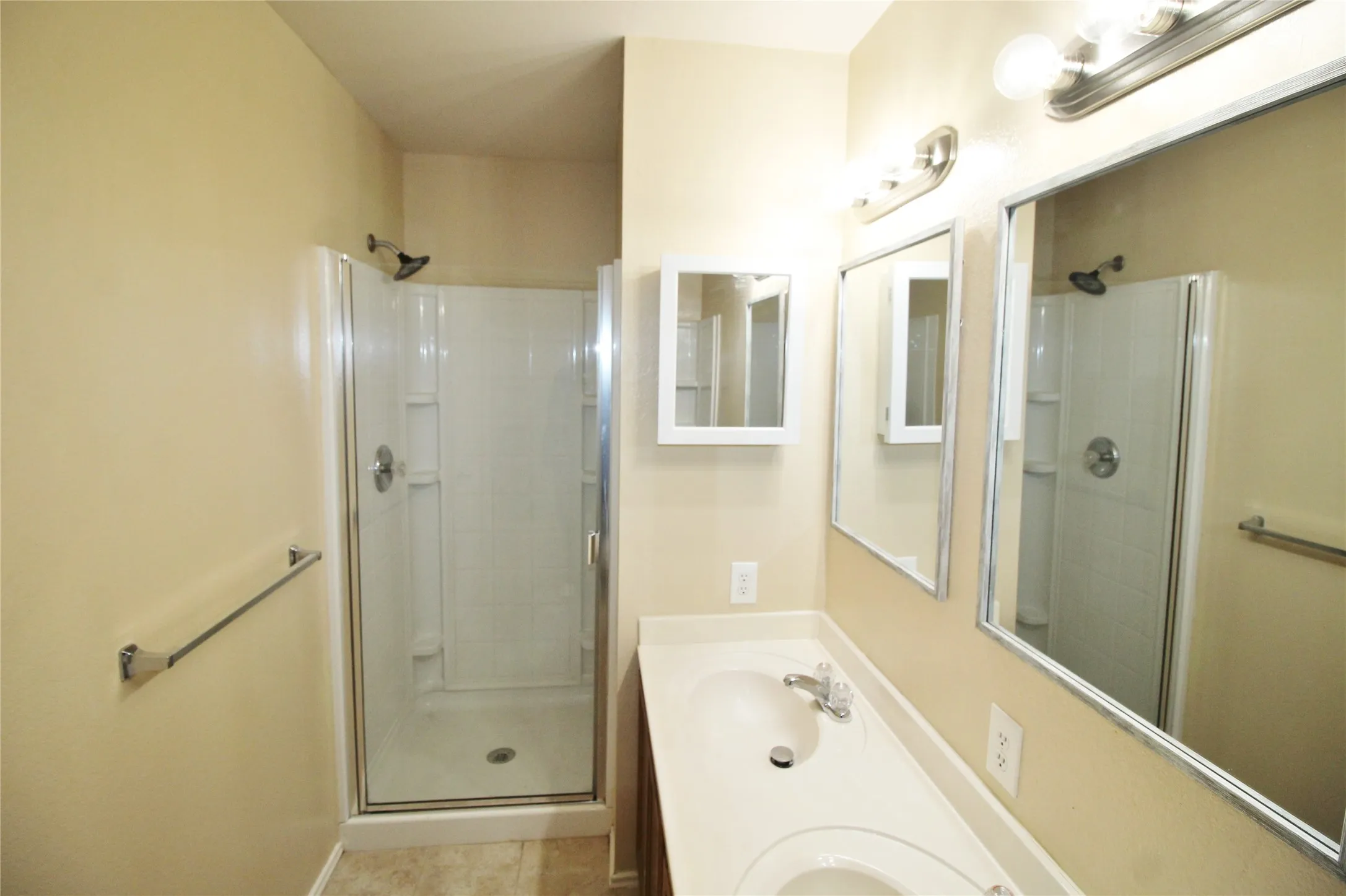 Single Family Residence For Rent in Rockwall County , 321 Briar Oaks Drive, Royse City, Texas 75189, 3 Bedroom, 2 Bathroom, 2 Garage spaces, 1,693 Sqft, built in 2005, mls#21374806, Real Estate Agent in Royse City, Homes For Rent in Rockwall county, Homes For Rent in Royse City, Realtor in Royse City Texas, Real Estate Brokerage Independent Realty Texas, Luminita Cordes Realtor