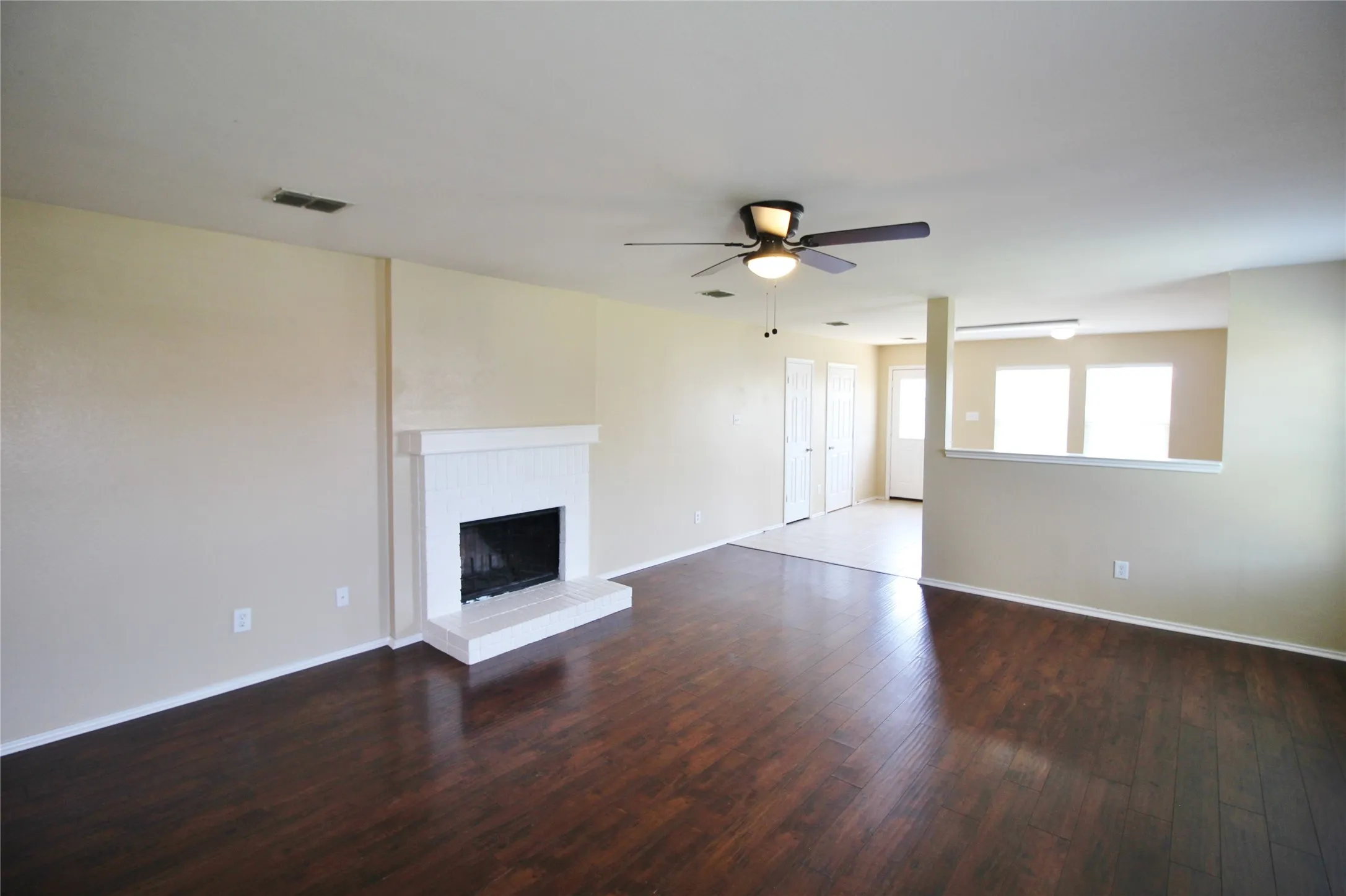 Single Family Residence For Rent in Rockwall County , 321 Briar Oaks Drive, Royse City, Texas 75189, 3 Bedroom, 2 Bathroom, 2 Garage spaces, 1,693 Sqft, built in 2005, mls#21374806, Real Estate Agent in Royse City, Homes For Rent in Rockwall county, Homes For Rent in Royse City, Realtor in Royse City Texas, Real Estate Brokerage Independent Realty Texas, Luminita Cordes Realtor