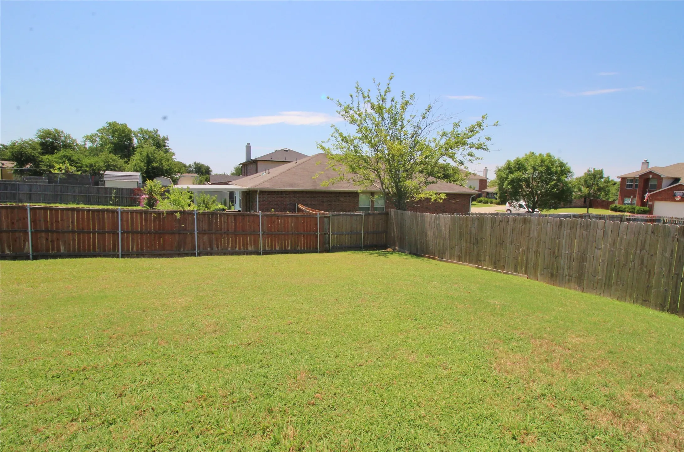 Single Family Residence For Rent in Rockwall County , 321 Briar Oaks Drive, Royse City, Texas 75189, 3 Bedroom, 2 Bathroom, 2 Garage spaces, 1,693 Sqft, built in 2005, mls#21374806, Real Estate Agent in Royse City, Homes For Rent in Rockwall county, Homes For Rent in Royse City, Realtor in Royse City Texas, Real Estate Brokerage Independent Realty Texas, Luminita Cordes Realtor