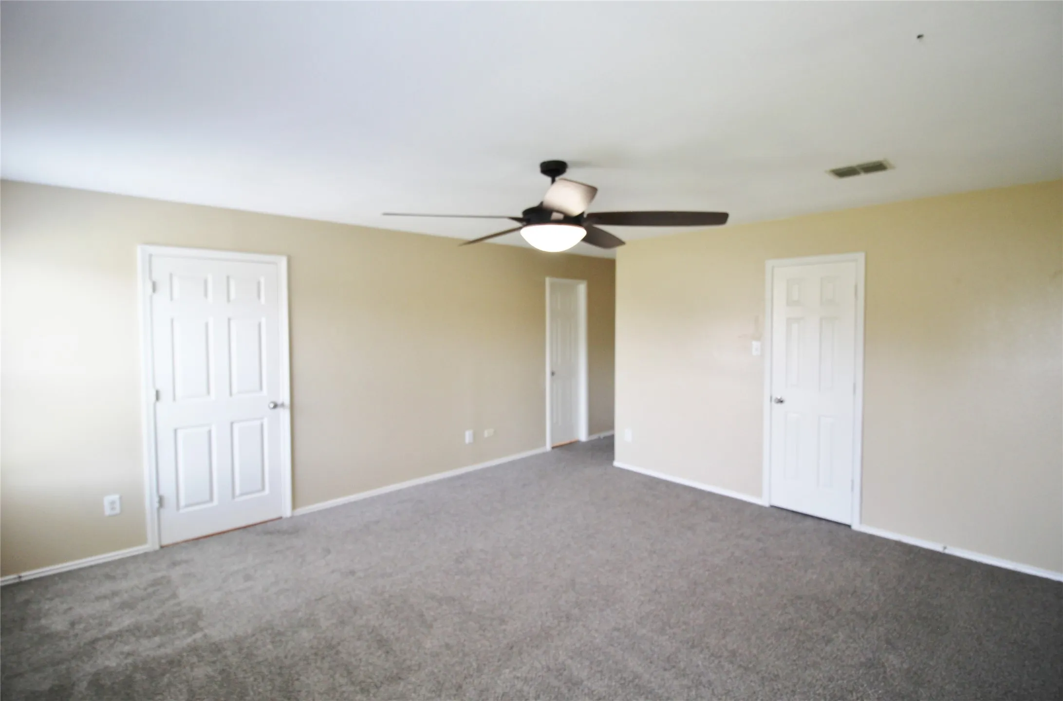 Single Family Residence For Rent in Rockwall County , 321 Briar Oaks Drive, Royse City, Texas 75189, 3 Bedroom, 2 Bathroom, 2 Garage spaces, 1,693 Sqft, built in 2005, mls#21374806, Real Estate Agent in Royse City, Homes For Rent in Rockwall county, Homes For Rent in Royse City, Realtor in Royse City Texas, Real Estate Brokerage Independent Realty Texas, Luminita Cordes Realtor