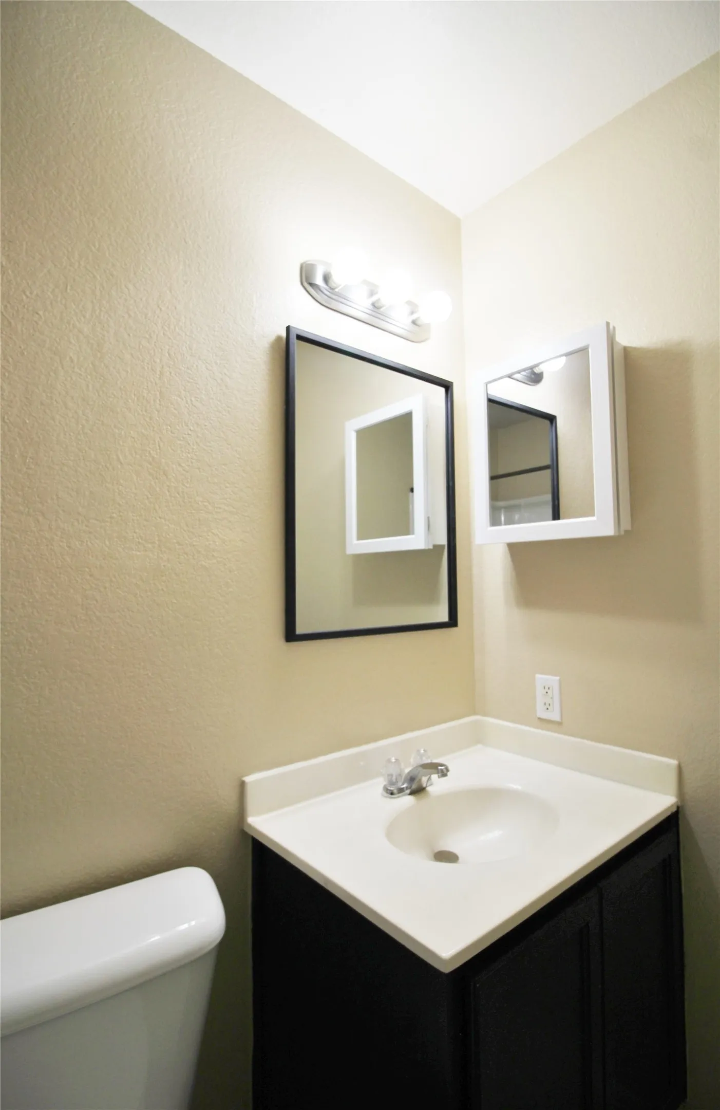 Single Family Residence For Rent in Rockwall County , 321 Briar Oaks Drive, Royse City, Texas 75189, 3 Bedroom, 2 Bathroom, 2 Garage spaces, 1,693 Sqft, built in 2005, mls#21374806, Real Estate Agent in Royse City, Homes For Rent in Rockwall county, Homes For Rent in Royse City, Realtor in Royse City Texas, Real Estate Brokerage Independent Realty Texas, Luminita Cordes Realtor