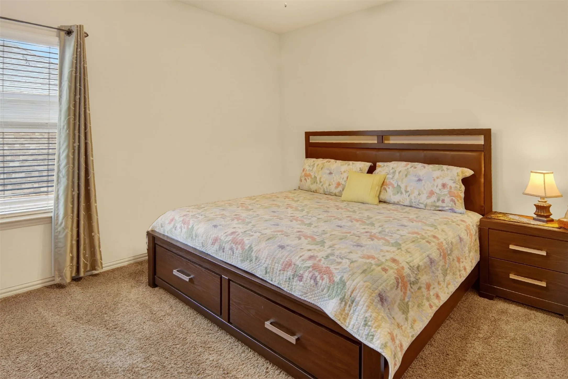 Single Family Residence For Rent in Tarrant County , 9828 Tule Lake Road, Fort Worth, Texas 76177, 4 Bedroom, 4 Bathroom, 2 Garage spaces, 2,846 Sqft, built in 2016, mls#21373612, Real Estate Agent in Fort Worth, Homes For Rent in Tarrant county, Homes For Rent in Fort Worth, Realtor in Fort Worth Texas, Real Estate Brokerage Independent Realty Texas, Luminita Cordes Realtor