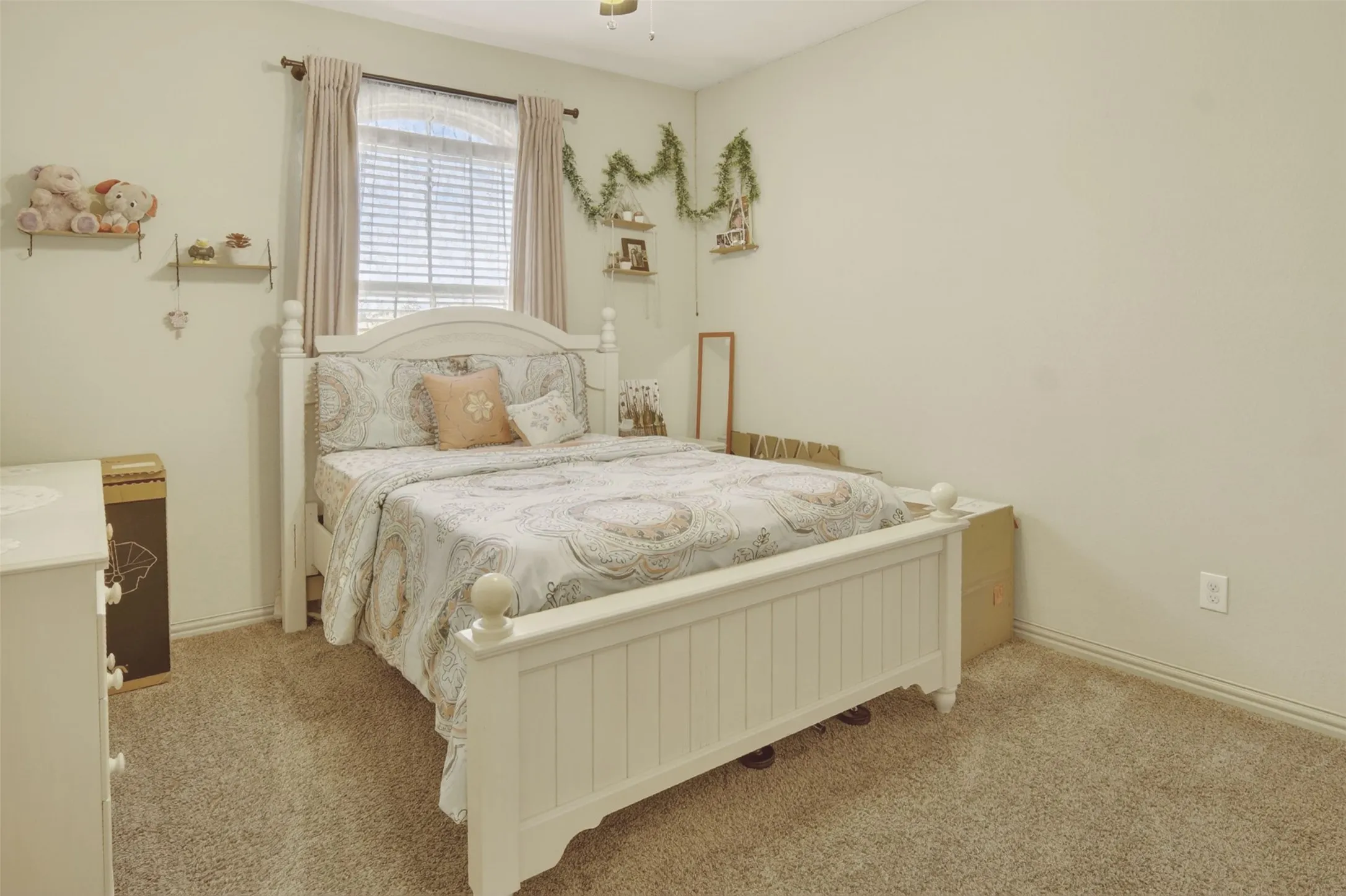 Single Family Residence For Rent in Tarrant County , 9828 Tule Lake Road, Fort Worth, Texas 76177, 4 Bedroom, 4 Bathroom, 2 Garage spaces, 2,846 Sqft, built in 2016, mls#21373612, Real Estate Agent in Fort Worth, Homes For Rent in Tarrant county, Homes For Rent in Fort Worth, Realtor in Fort Worth Texas, Real Estate Brokerage Independent Realty Texas, Luminita Cordes Realtor