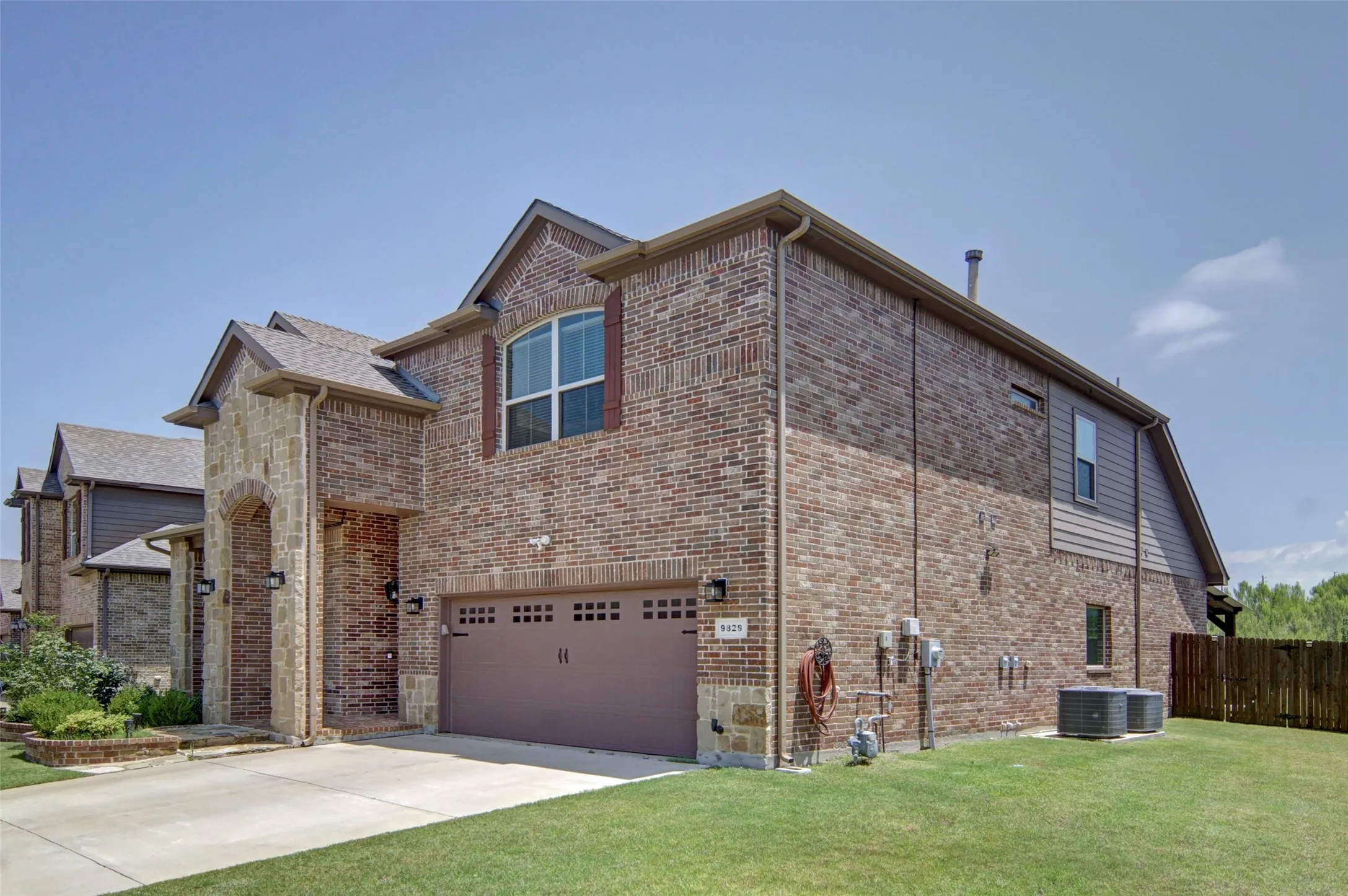 Single Family Residence For Rent in Tarrant County , 9828 Tule Lake Road, Fort Worth, Texas 76177, 4 Bedroom, 4 Bathroom, 2 Garage spaces, 2,846 Sqft, built in 2016, mls#21373612, Real Estate Agent in Fort Worth, Homes For Rent in Tarrant county, Homes For Rent in Fort Worth, Realtor in Fort Worth Texas, Real Estate Brokerage Independent Realty Texas, Luminita Cordes Realtor