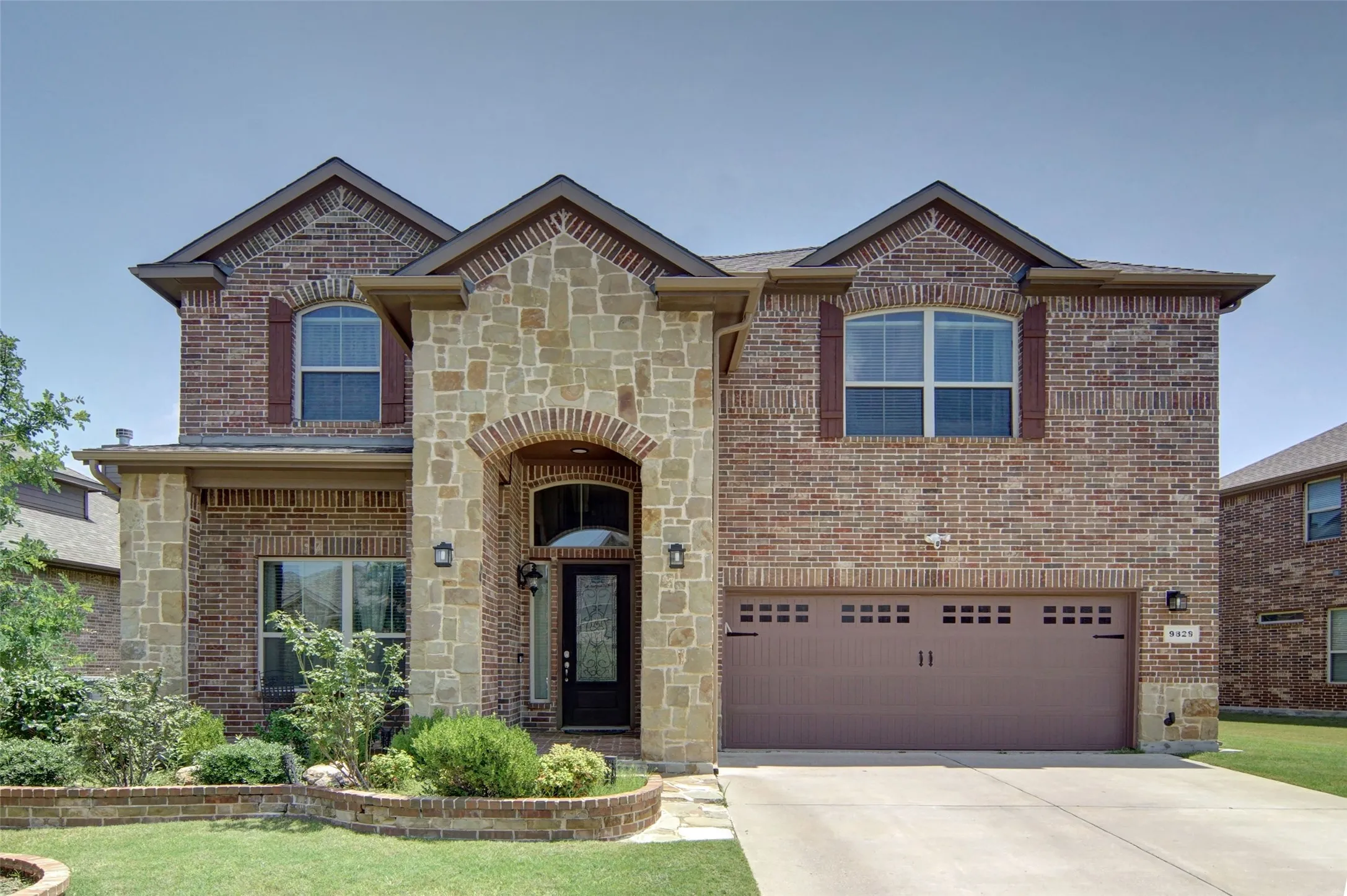 Single Family Residence For Rent in Tarrant County , 9828 Tule Lake Road, Fort Worth, Texas 76177, 4 Bedroom, 4 Bathroom, 2 Garage spaces, 2,846 Sqft, built in 2016, mls#21373612, Real Estate Agent in Fort Worth, Homes For Rent in Tarrant county, Homes For Rent in Fort Worth, Realtor in Fort Worth Texas, Real Estate Brokerage Independent Realty Texas, Luminita Cordes Realtor