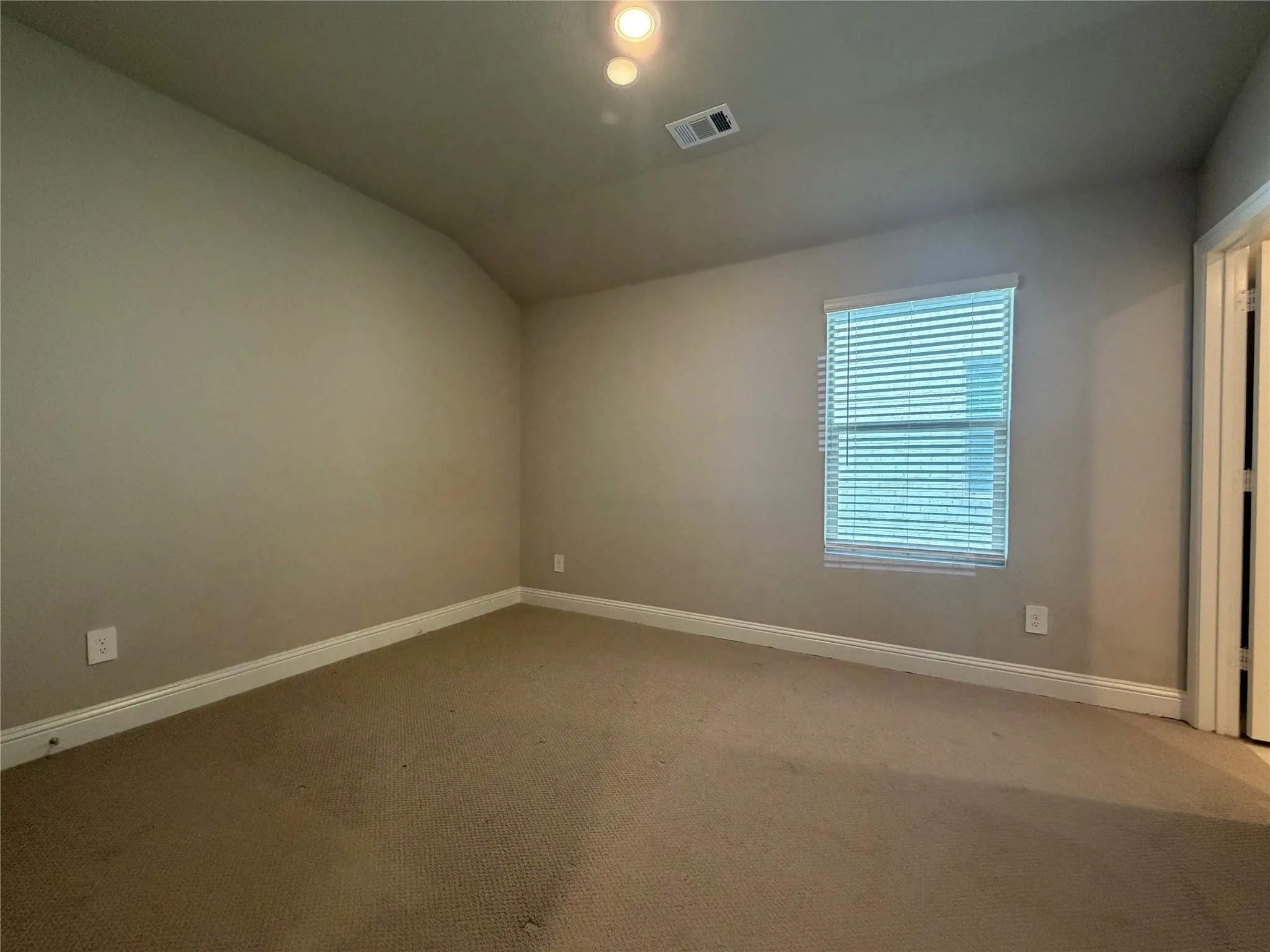 Single Family Residence For Rent in Collin County , 1093 Eagle Run Lane, Lavon, Texas 75166, 4 Bedroom, 3 Bathroom, 2 Garage spaces, 2,709 Sqft, built in 2024, mls#21374818, Real Estate Agent in Lavon, Homes For Rent in Collin county, Homes For Rent in Lavon, Realtor in Lavon Texas, Real Estate Brokerage Independent Realty Texas, Luminita Cordes Realtor