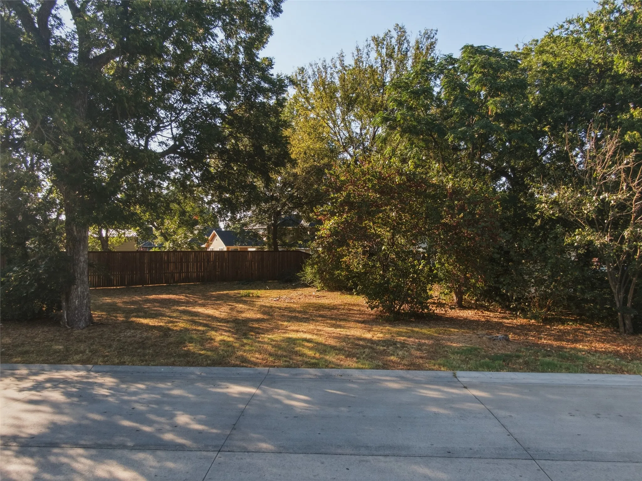 Unimproved Land For Sale in Ellis County , 104 N Getzendaner Street, Waxahachie, Texas 75165, 0, 0, Garage spaces, 0 Sqft, built in 0, mls#21374038, Real Estate Agent in Waxahachie, Homes For Sale in Ellis county, Homes For Sale in Waxahachie, Realtor in Waxahachie Texas, Real Estate Brokerage Independent Realty Texas, Luminita Cordes Realtor