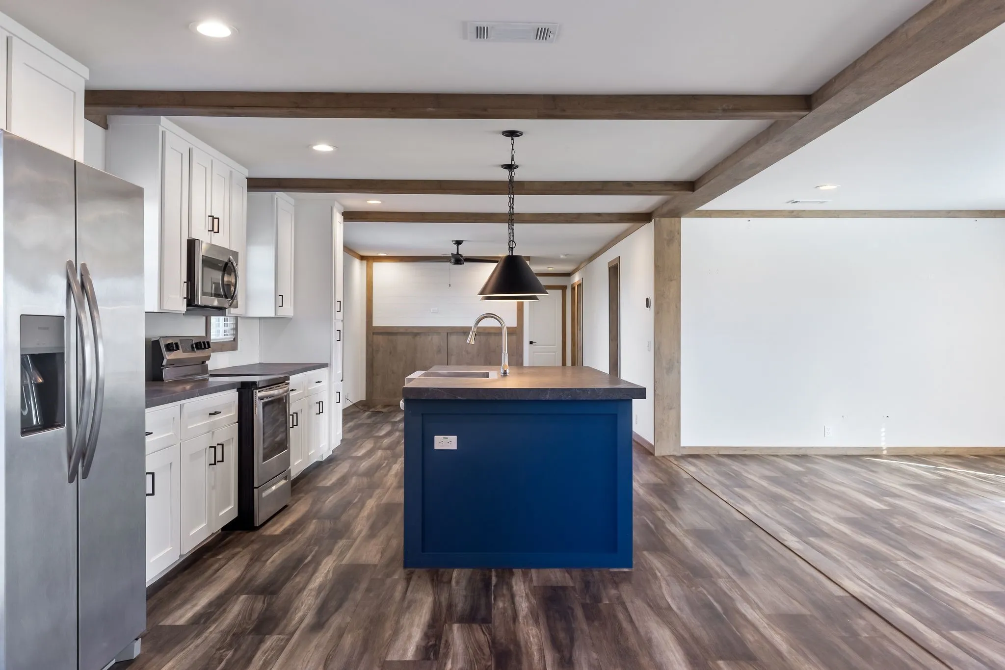 Mobile Home For Sale in Hopkins County , 3983 County Road 4744, Sulphur Springs, Texas 75482, 4 Bedroom, 2 Bathroom, Garage spaces, 1,456 Sqft, built in 2023, mls#21374772, Real Estate Agent in Sulphur Springs, Homes For Sale in Hopkins county, Homes For Sale in Sulphur Springs, Realtor in Sulphur Springs Texas, Real Estate Brokerage Independent Realty Texas, Luminita Cordes Realtor