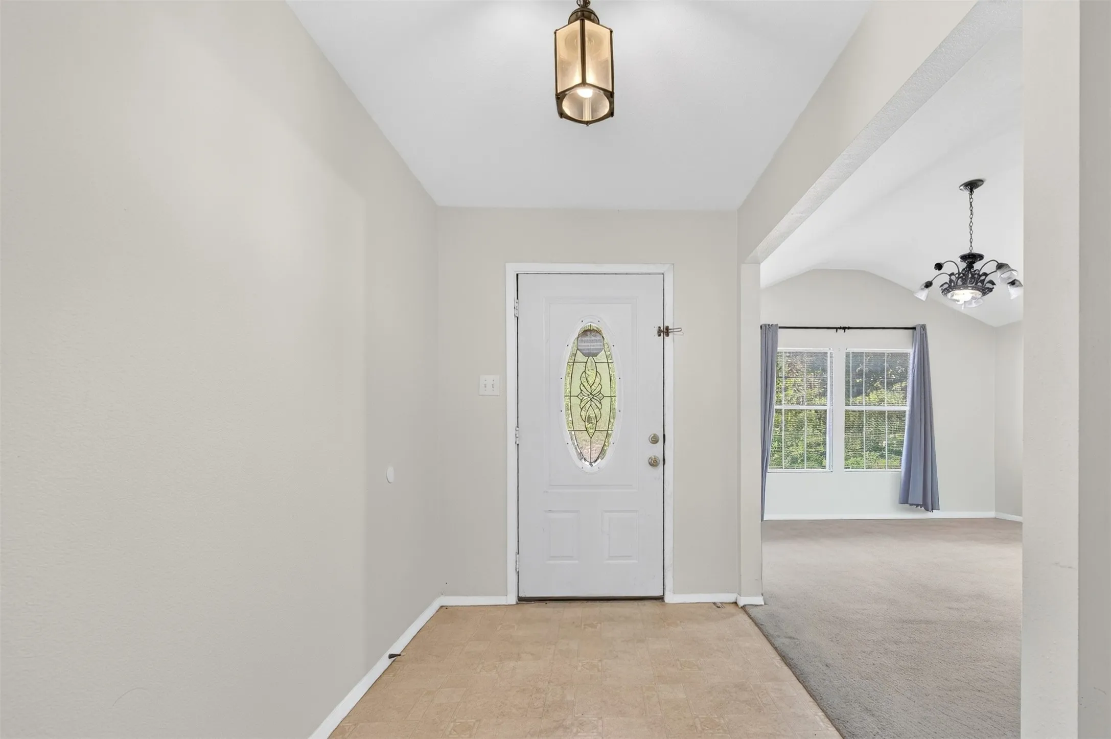 Single Family Residence For Sale in Dallas County , 6833 Rondo Drive, Dallas, Texas 75241, 3 Bedroom, 2 Bathroom, 2 Garage spaces, 1,850 Sqft, built in 2003, mls#21373875, Real Estate Agent in Dallas, Homes For Sale in Dallas county, Homes For Sale in Dallas, Realtor in Dallas Texas, Real Estate Brokerage Independent Realty Texas, Luminita Cordes Realtor