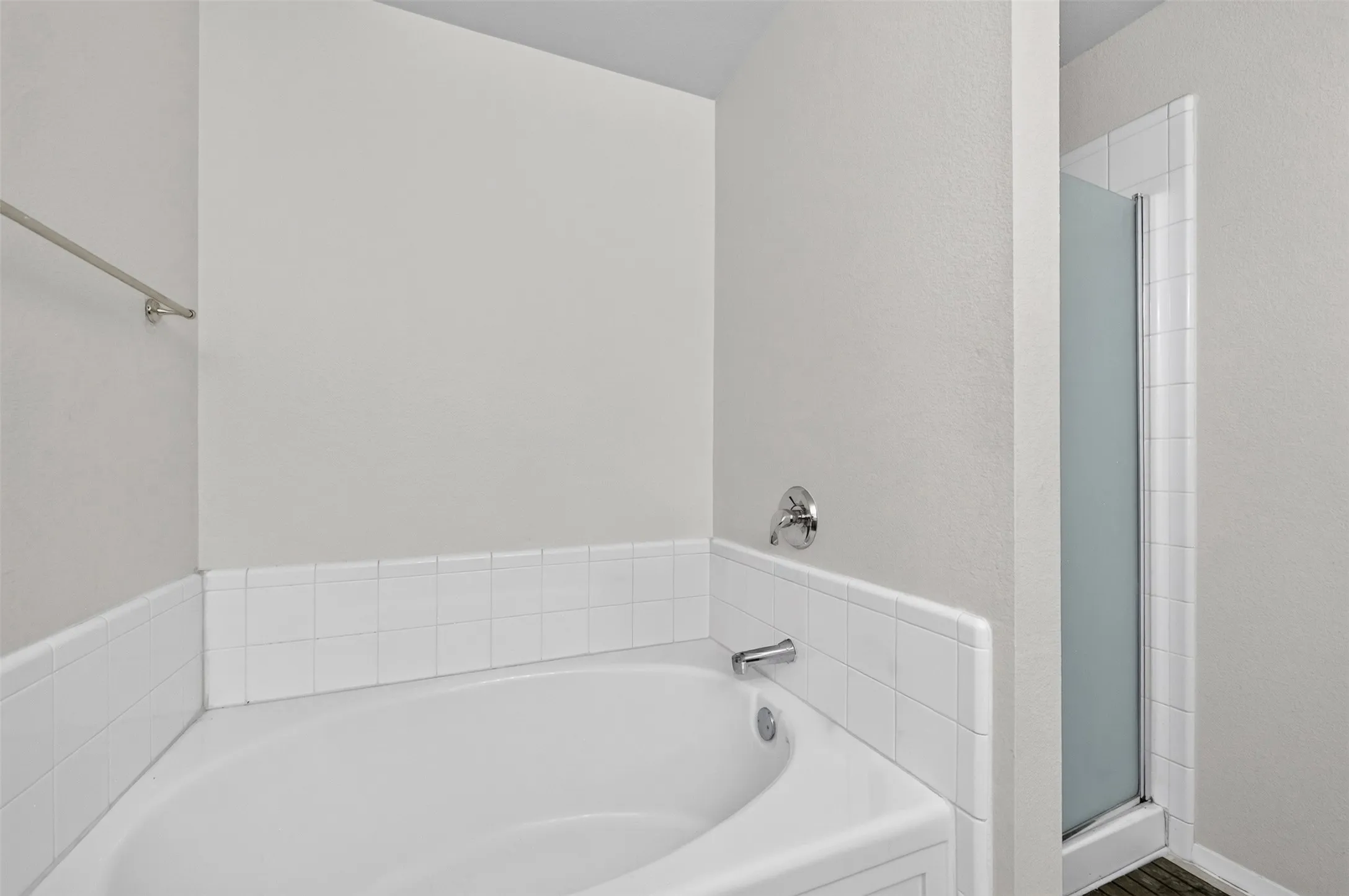 Single Family Residence For Sale in Dallas County , 6833 Rondo Drive, Dallas, Texas 75241, 3 Bedroom, 2 Bathroom, 2 Garage spaces, 1,850 Sqft, built in 2003, mls#21373875, Real Estate Agent in Dallas, Homes For Sale in Dallas county, Homes For Sale in Dallas, Realtor in Dallas Texas, Real Estate Brokerage Independent Realty Texas, Luminita Cordes Realtor